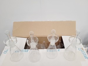 Thumbnail image of Lot of Laboratory Glassware Flasks, Pipettes etc Fisher, Quikfit, Pyrex Lab