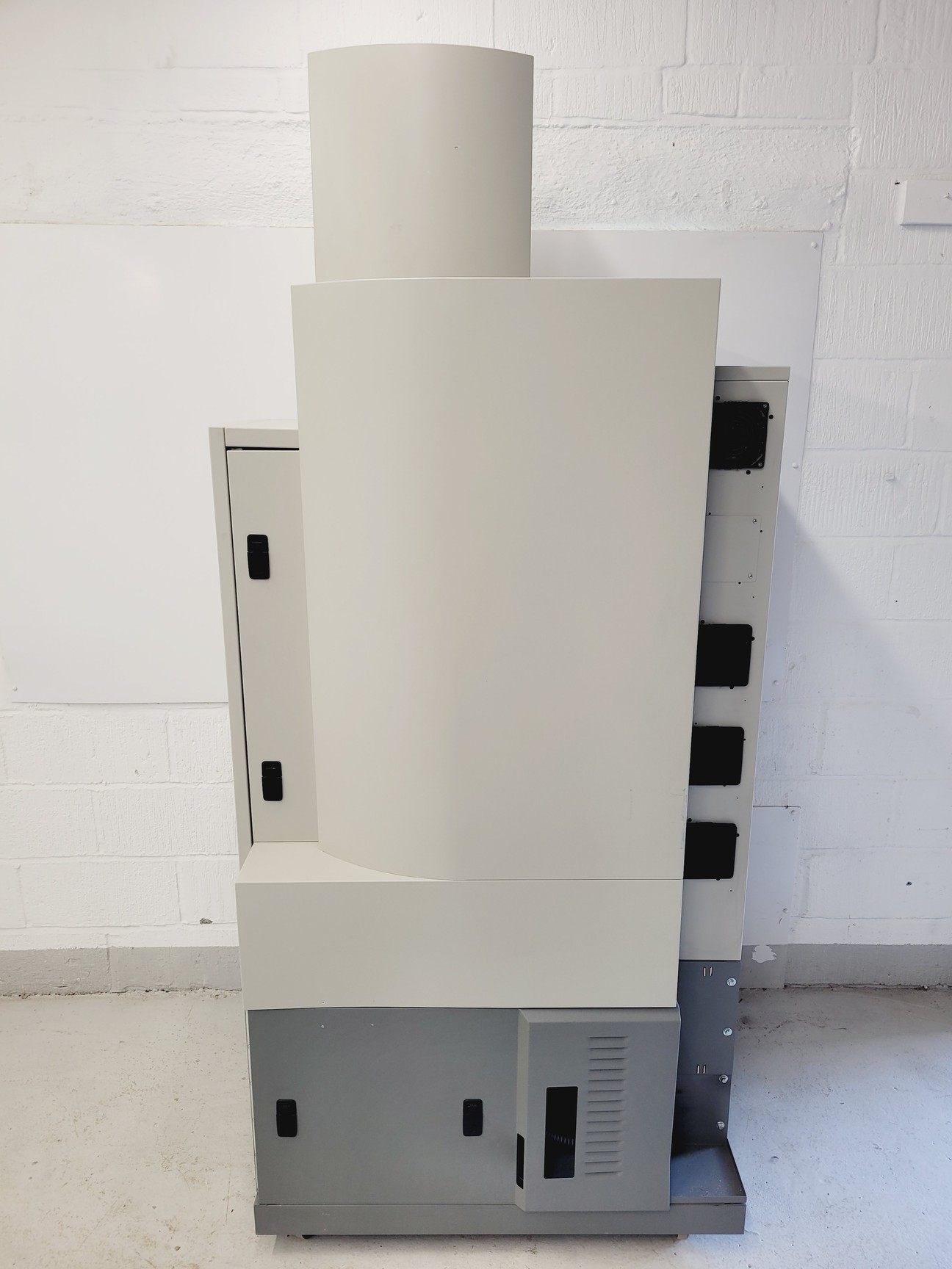 Image of Applied Biosystems MDS SCIEX 4800 Maldi TOF/TOF Analyser W/ PC and Software Lab