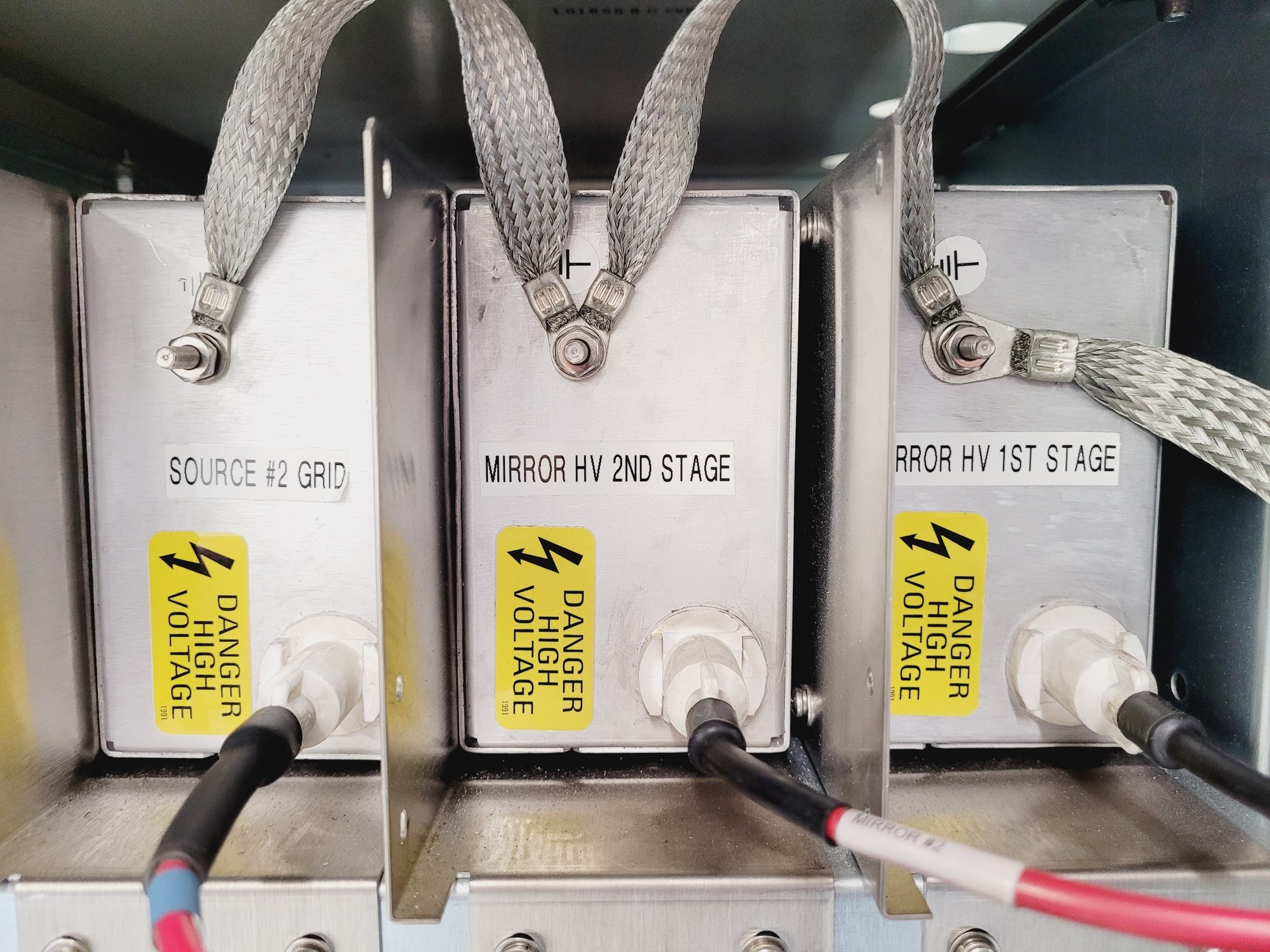 Image of Applied Biosystems MDS SCIEX 4800 Maldi TOF/TOF Analyser W/ PC and Software Lab