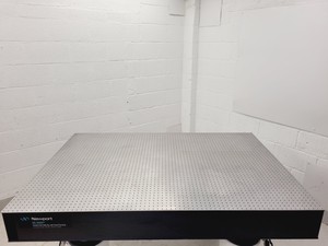 Thumbnail image of Newport RS 2000 Isolation Table 1.8 x 1.2m With 1-2000 Series Laminar Flow Legs