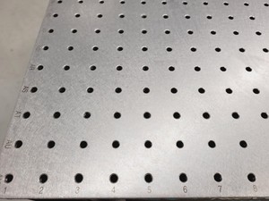 Thumbnail image of Newport RS 2000 Isolation Table 1.8 x 1.2m With 1-2000 Series Laminar Flow Legs