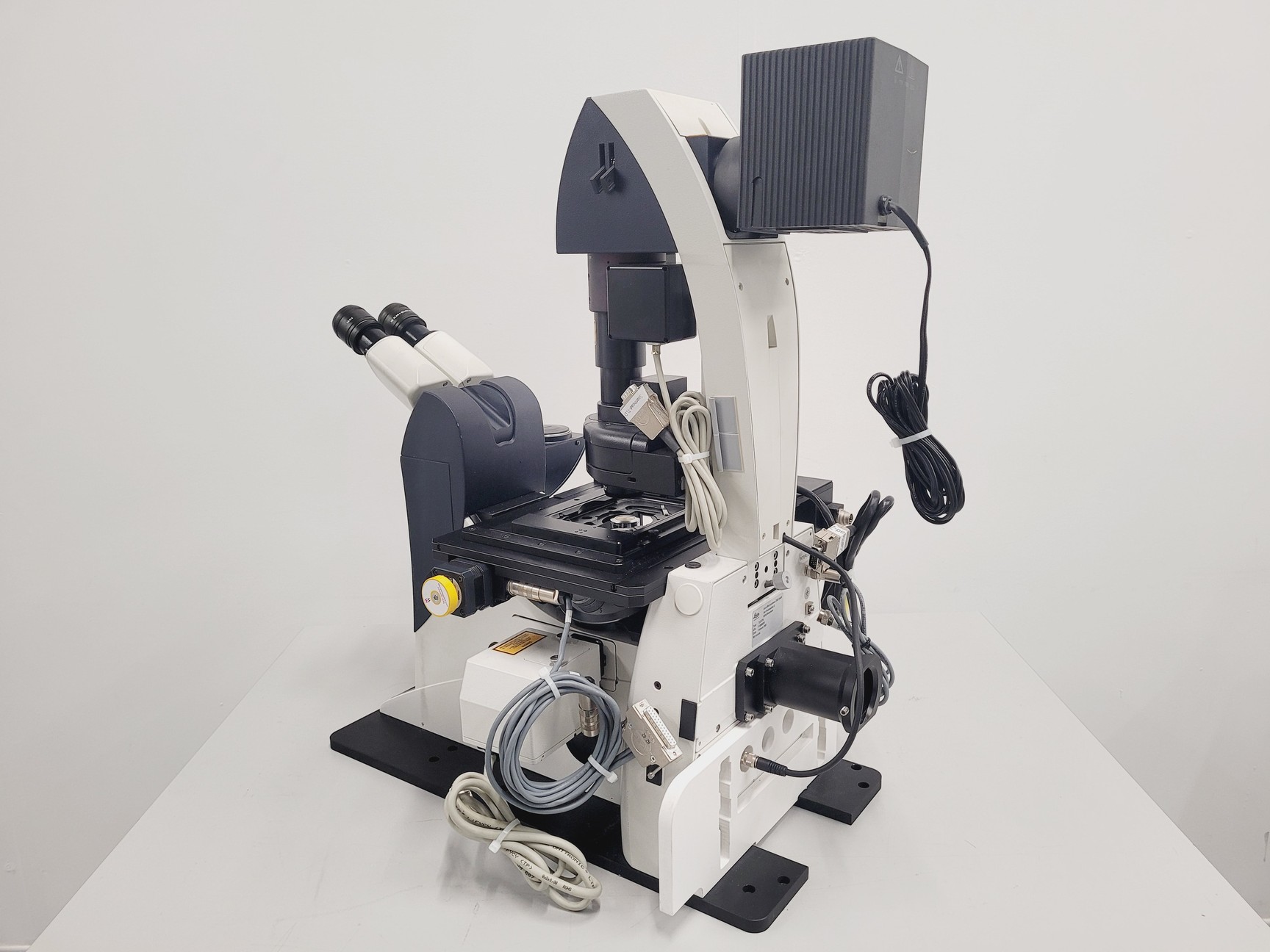 Image of Leica  DMI6000CS  CTR 6000 TCS SP5 Laser Scanning Confocal Microscope System Lab