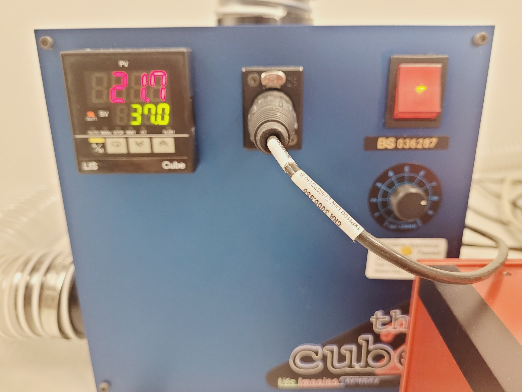 Image of Leica  DMI6000CS  CTR 6000 TCS SP5 Laser Scanning Confocal Microscope System Lab