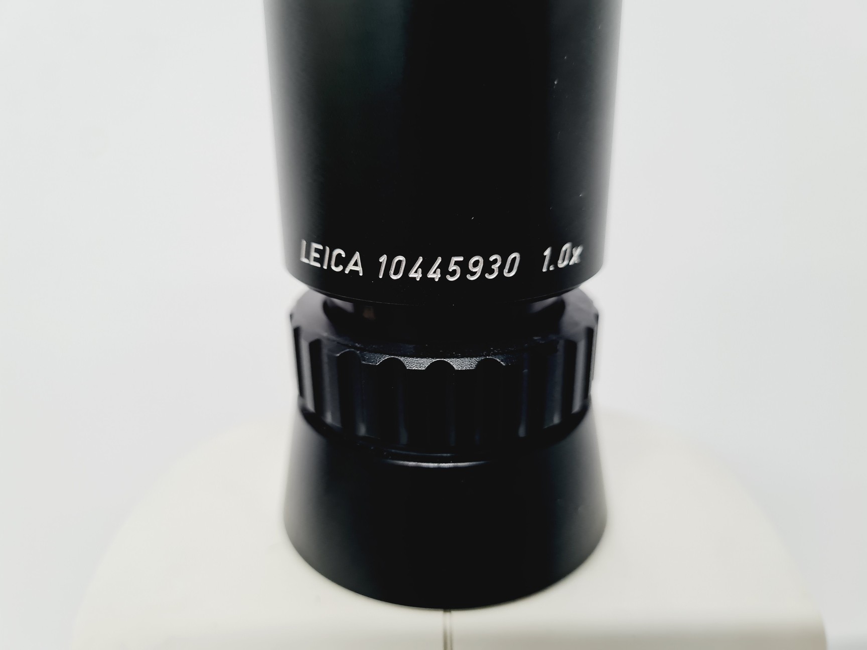 Image of Leica S6D Stereo Microscope 6.3x-40x Leica L2 Lightbox and Schott KL 150 Lab