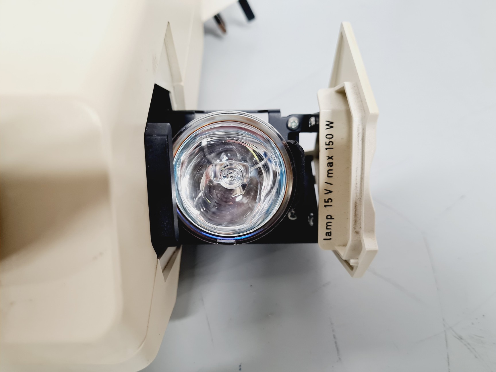 Image of Leica S6D Stereo Microscope 6.3x-40x Leica L2 Lightbox and Schott KL 150 Lab