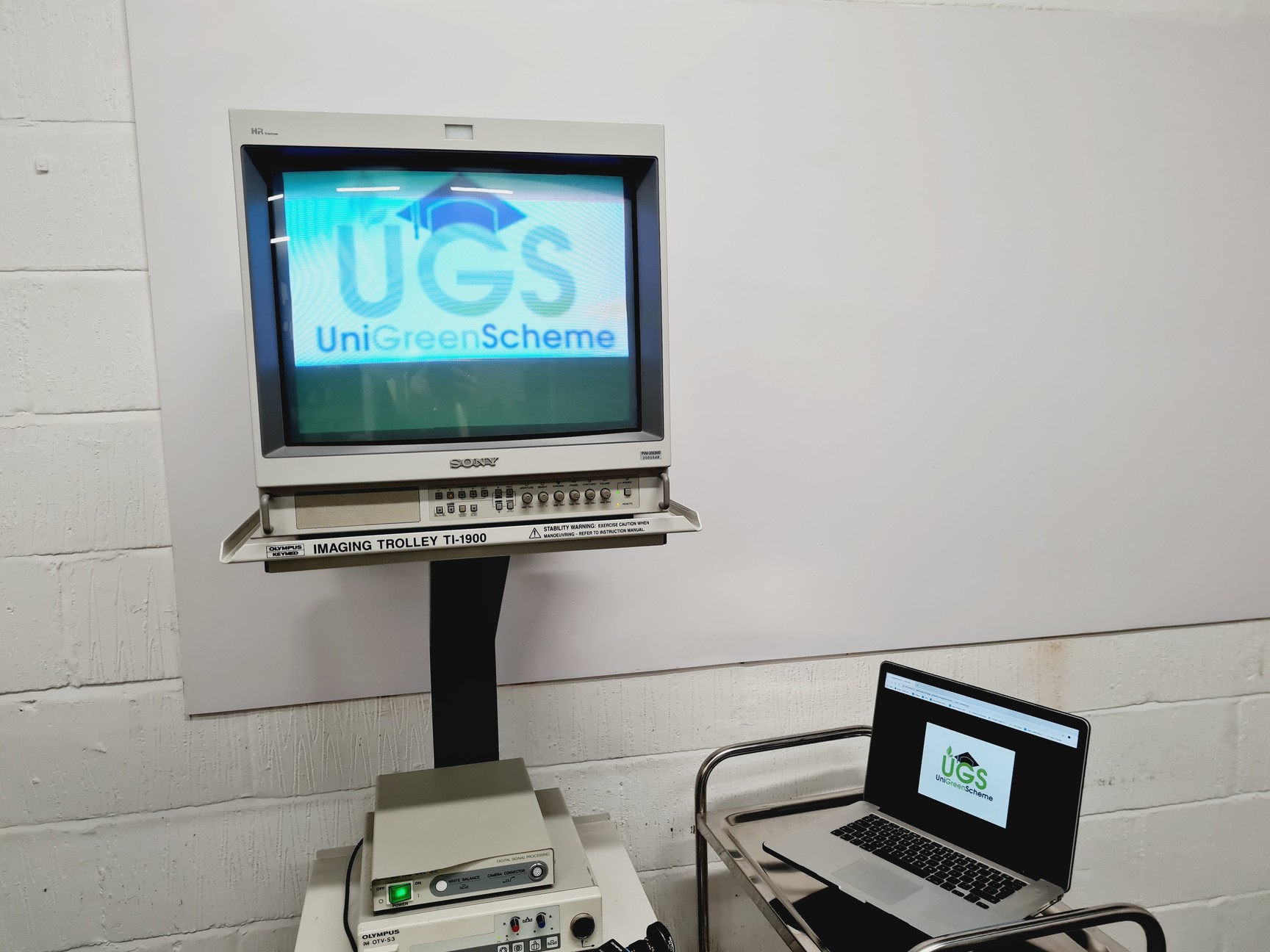 Image of Olympus Model CLV-S20 Endoscopy System w/ Sony PVM-205MD Lab