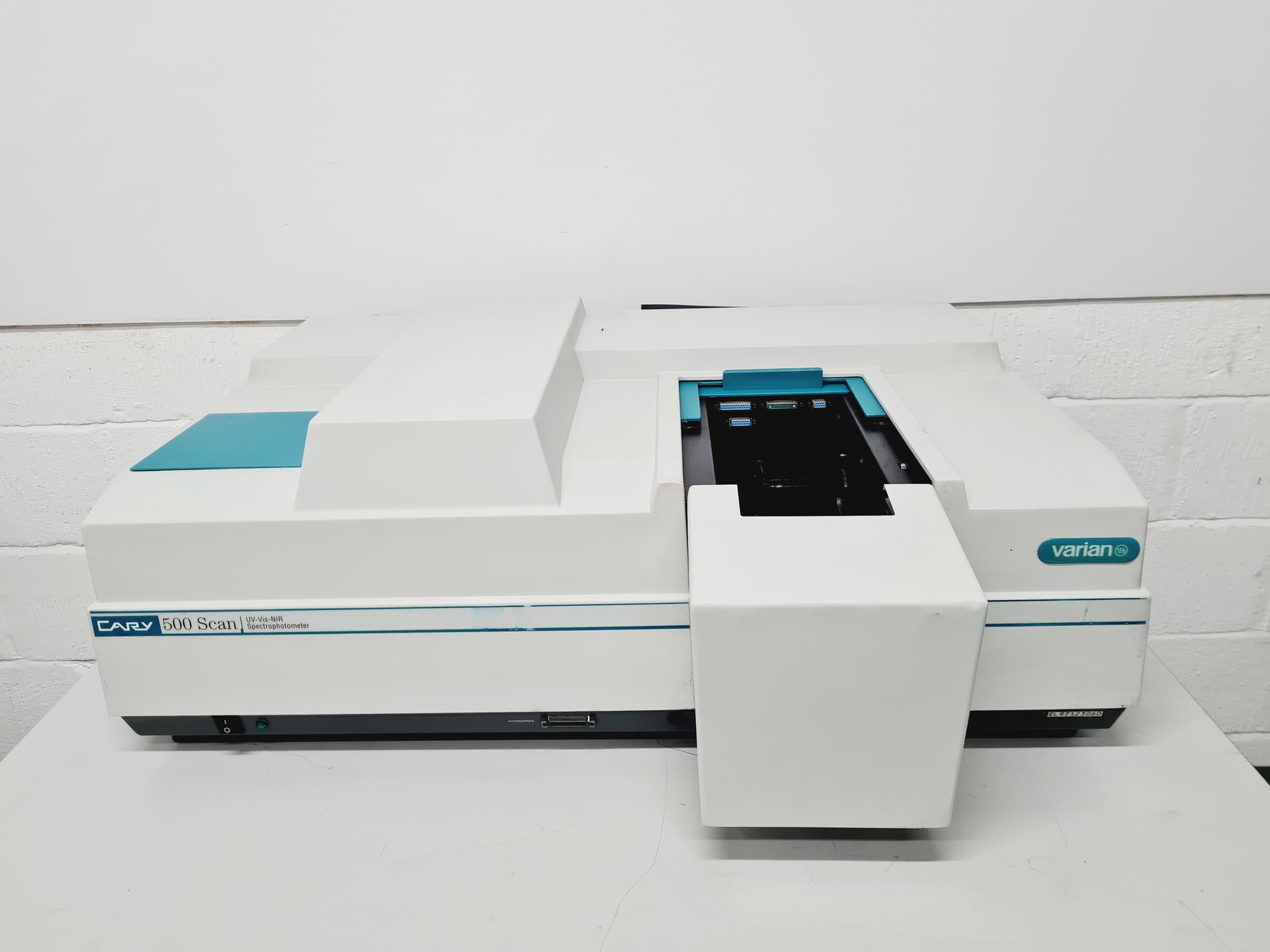 Image of Varian Cary 500 UV-VIS-NIR Spectrophotometer w/ Software (Spares/Repair) Lab