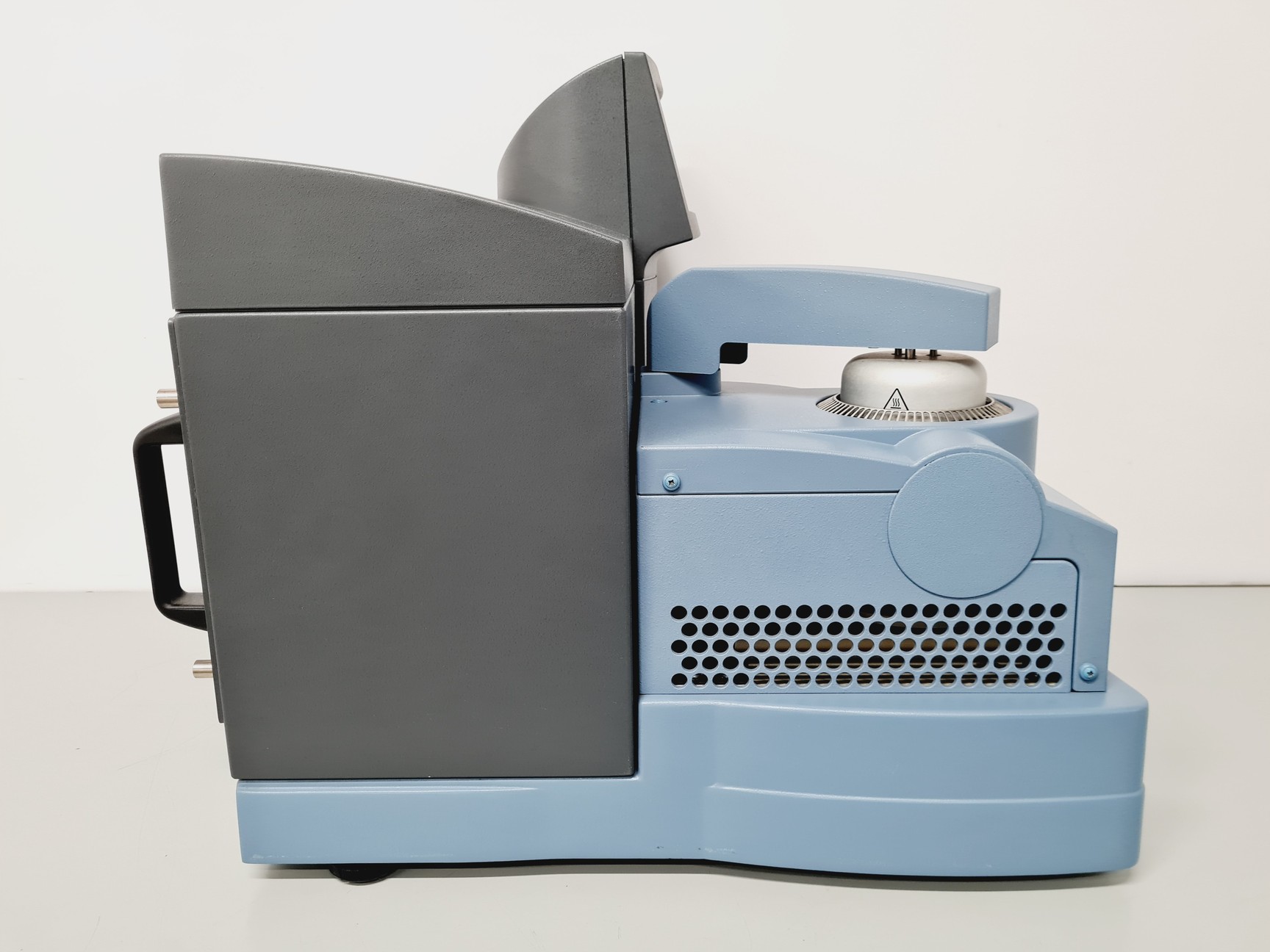 Image of TA Instruments DSC Q100 Differential Scanning Calorimeter Lab