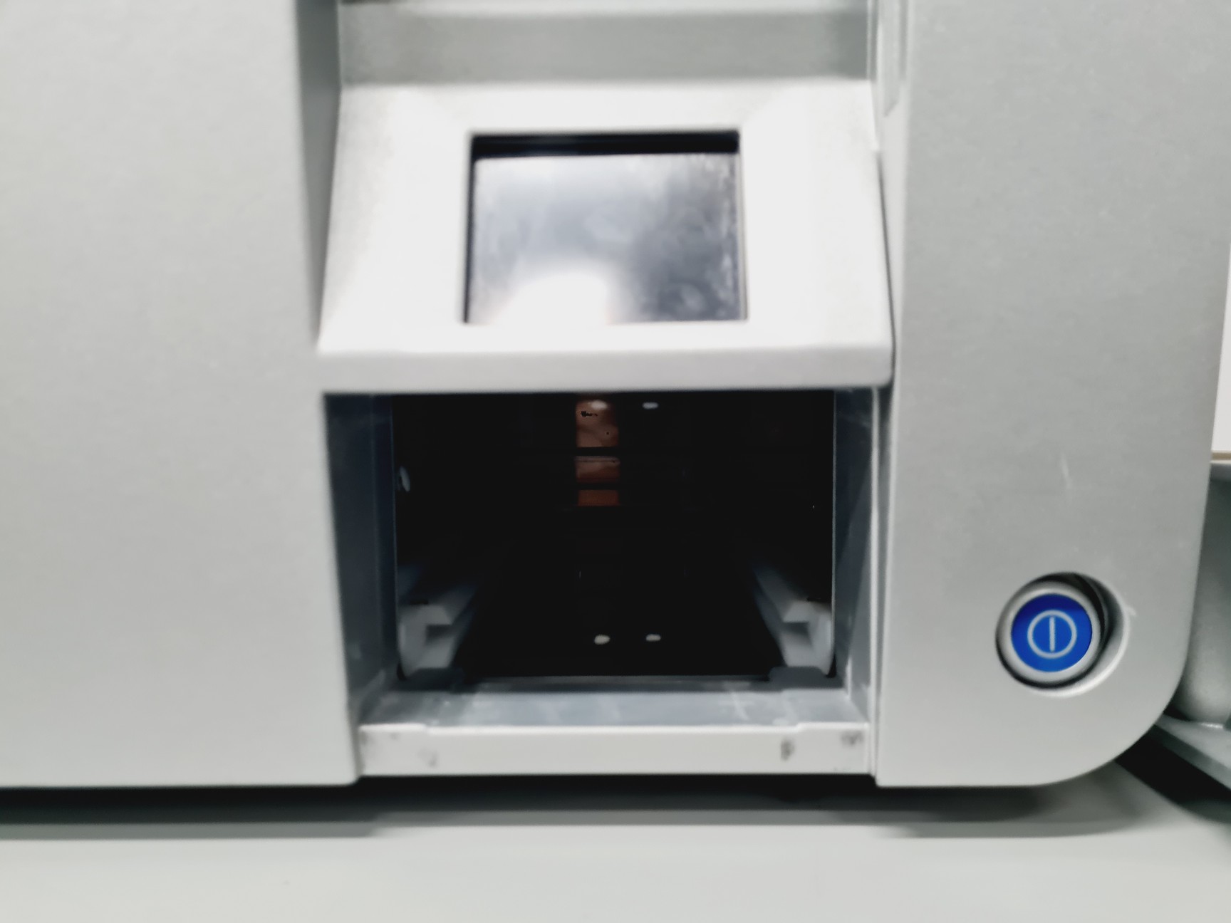 Image of QIAGEN QIAcube RNA/DNA Extraction Instrument