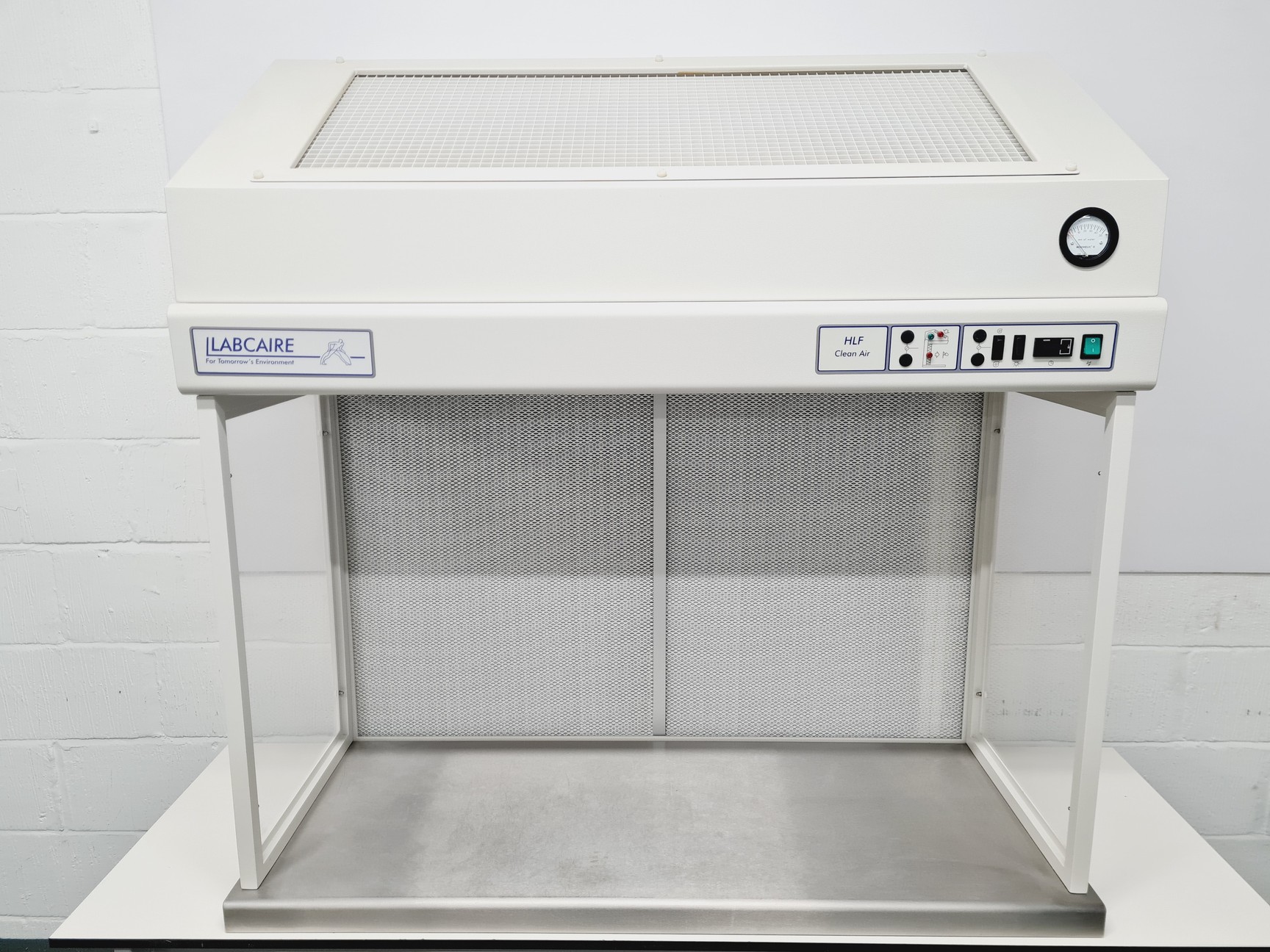 Image of Labcaire HLF12 Clean Air Laminar Flow Cabinet Lab