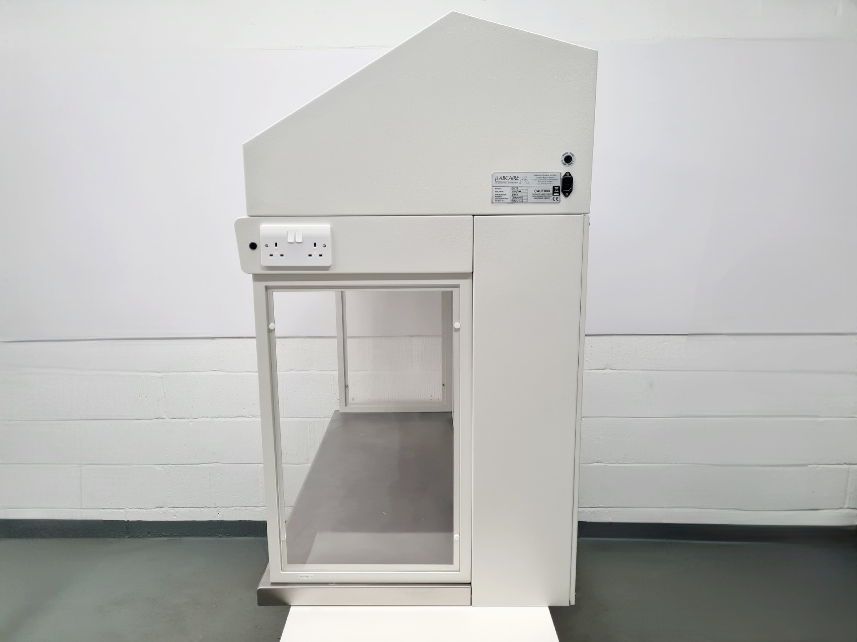 Image of Labcaire HLF12 Clean Air Laminar Flow Cabinet Lab