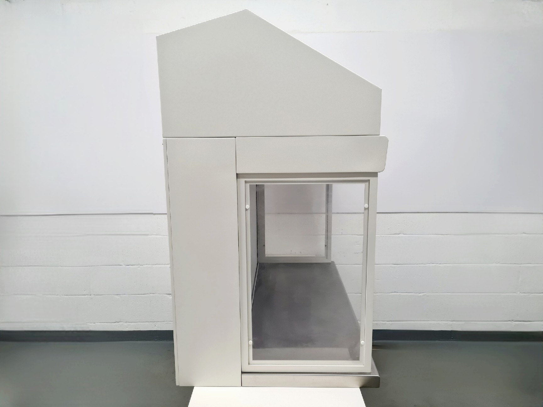 Image of Labcaire HLF12 Clean Air Laminar Flow Cabinet Lab