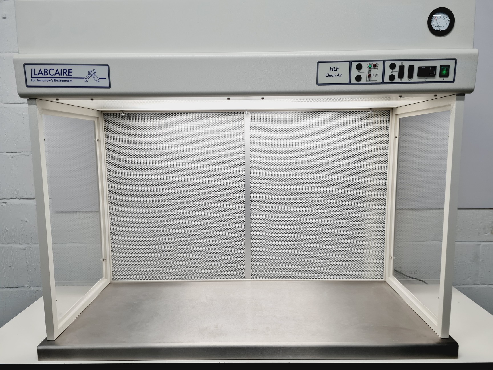 Image of Labcaire HLF12 Clean Air Laminar Flow Cabinet Lab