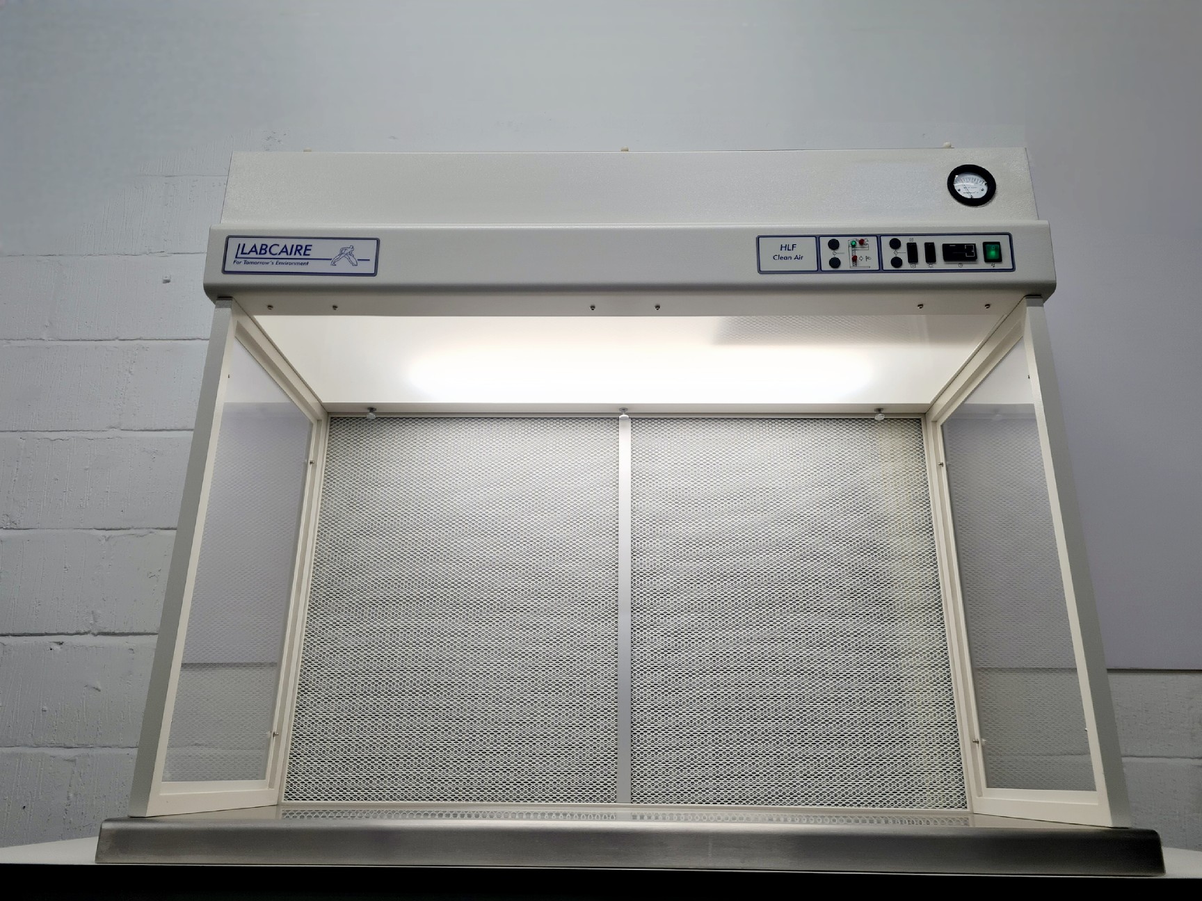 Image of Labcaire HLF12 Clean Air Laminar Flow Cabinet Lab