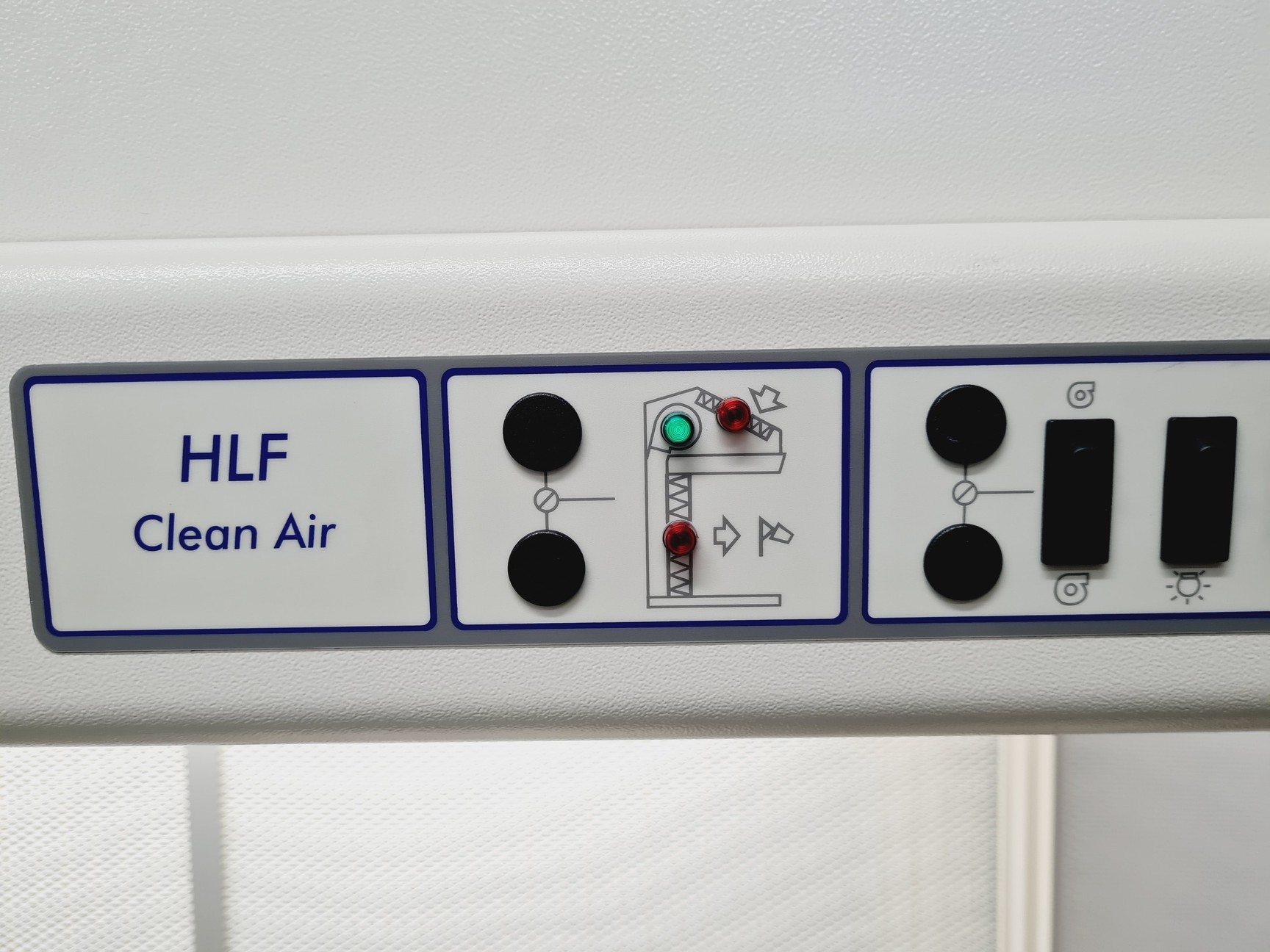 Image of Labcaire HLF12 Clean Air Laminar Flow Cabinet Lab