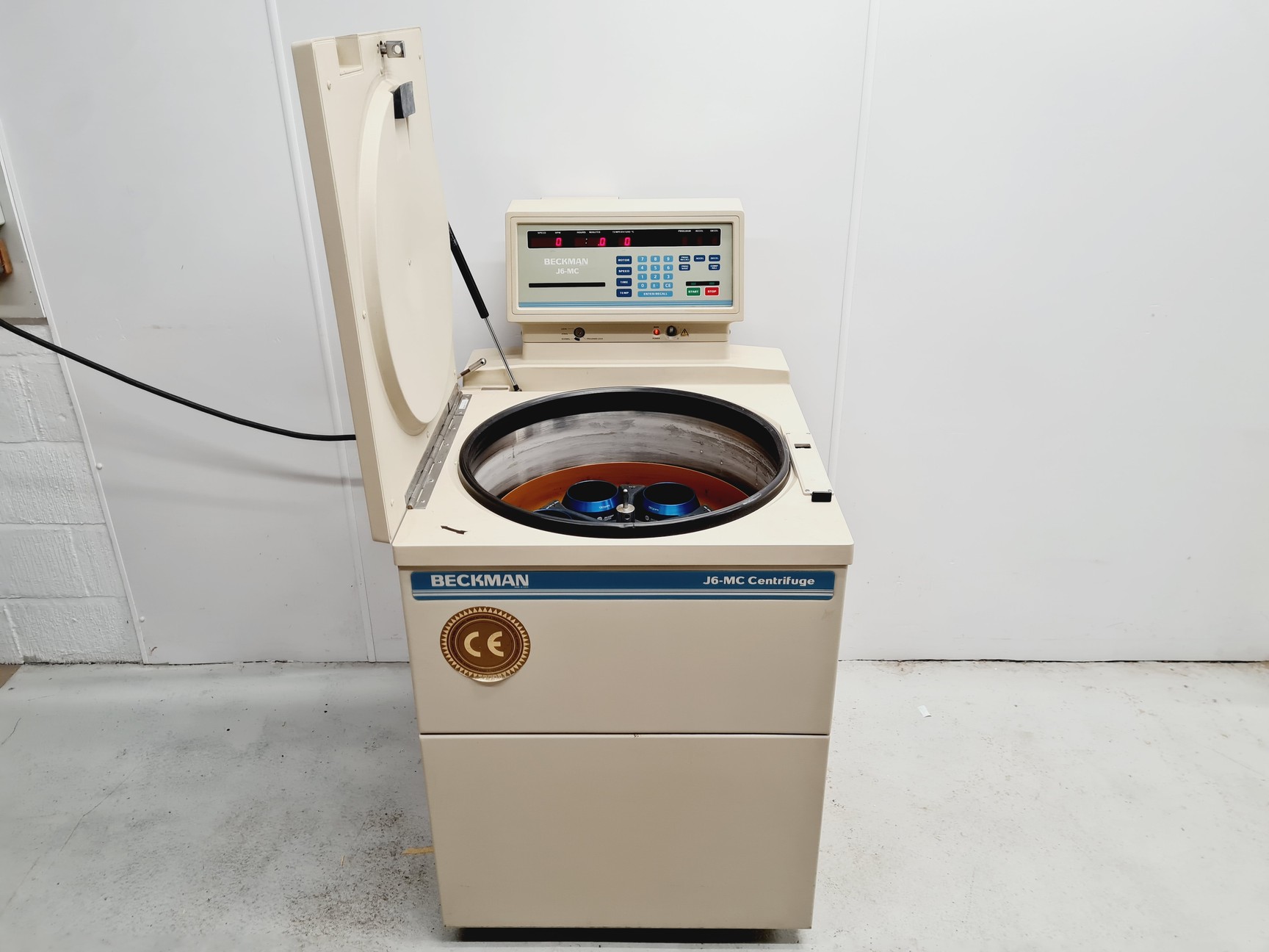 Image of Beckman J6-MC Centrifuge with Beckman Coulter JS-4.2 Rotor Lab