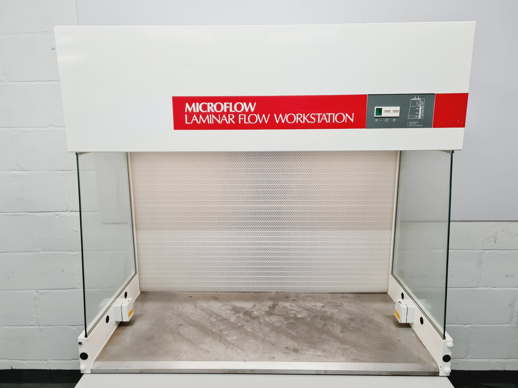 Image of Microflow laminar Flow Workstation Model: 5054811 Lab