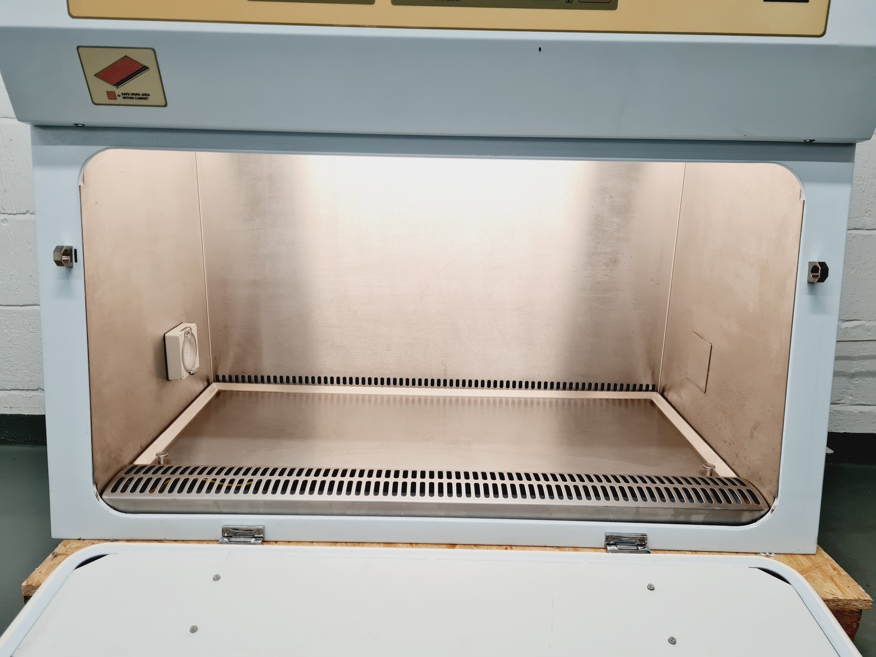 Image of CAS Bio-Class 2 Bio Recirculating Microbiological Safety Cabinet Lab