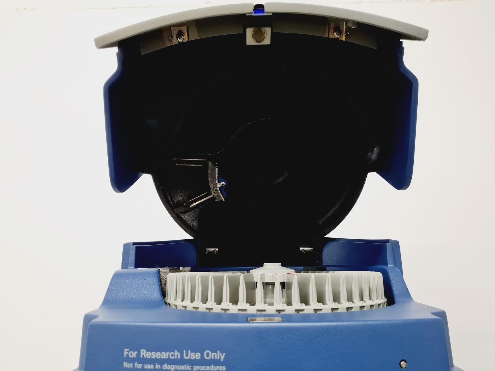 Image of Affymetrix GeneChip Scanner 3000 System with 4 x Affymetrix Fluidics Station 450