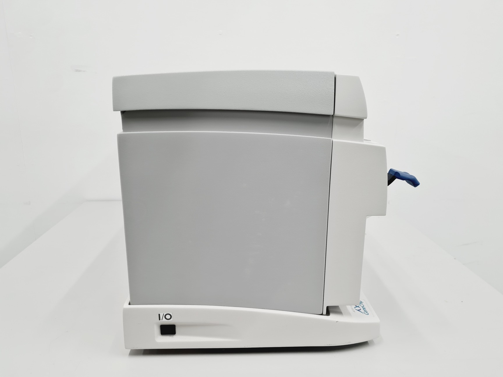 Image of Affymetrix GeneChip Scanner 3000 System with 4 x Affymetrix Fluidics Station 450