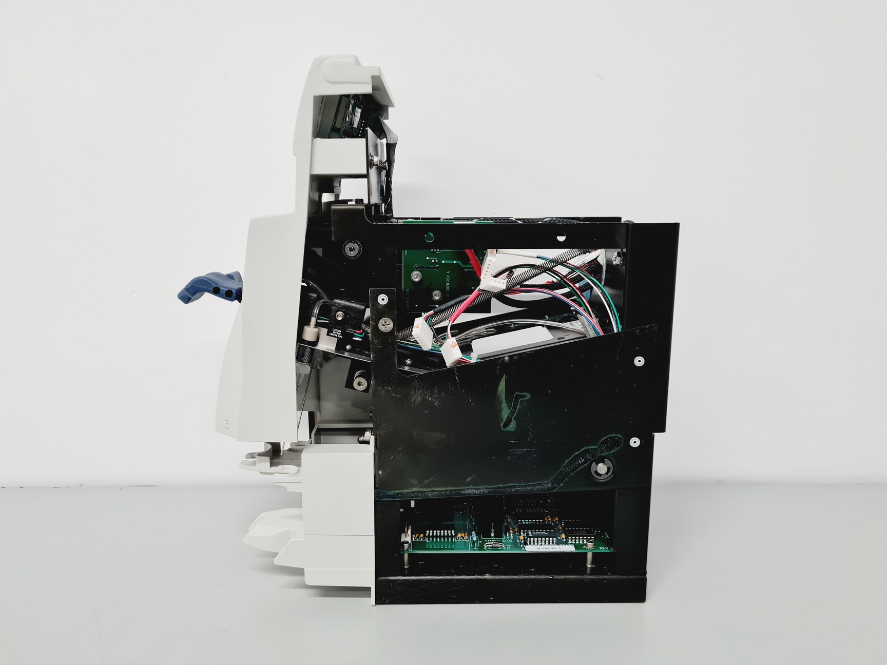 Image of Affymetrix GeneChip Scanner 3000 System with 4 x Affymetrix Fluidics Station 450