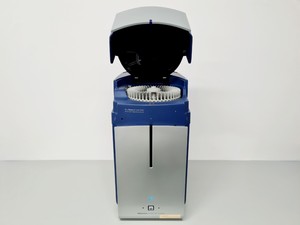 Thumbnail image of Affymetrix GeneChip Scanner 3000 System with 4 x Affymetrix Fluidics Station 450