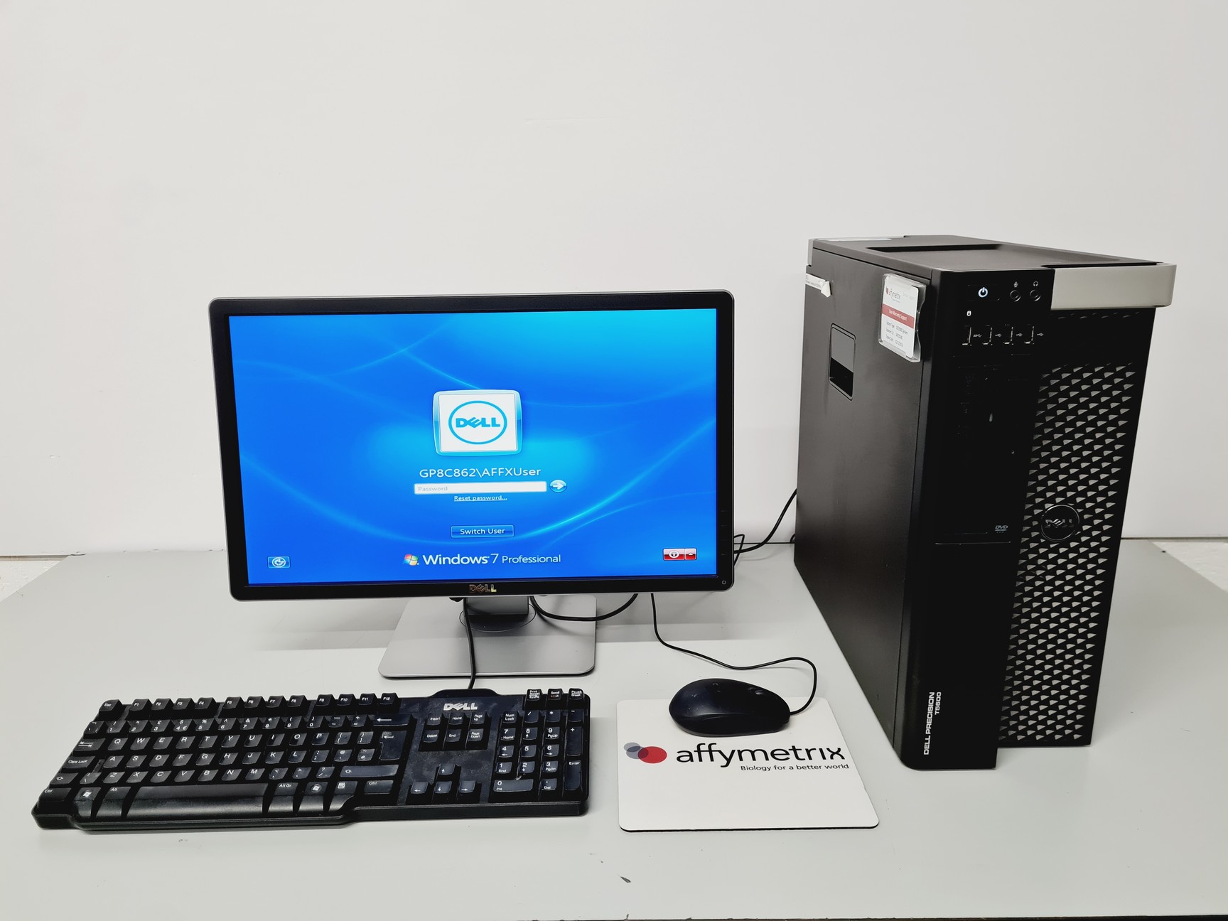 Image of Affymetrix GeneChip Scanner 3000 System with 4 x Affymetrix Fluidics Station 450