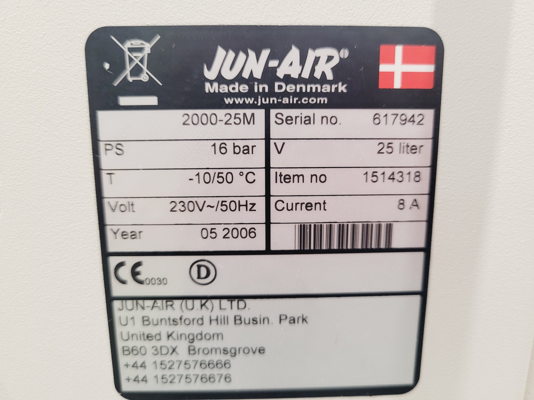 Image of Jun-Air No Oil Air Compressor 2000-25M Cabinet Unit Low Noise Lab