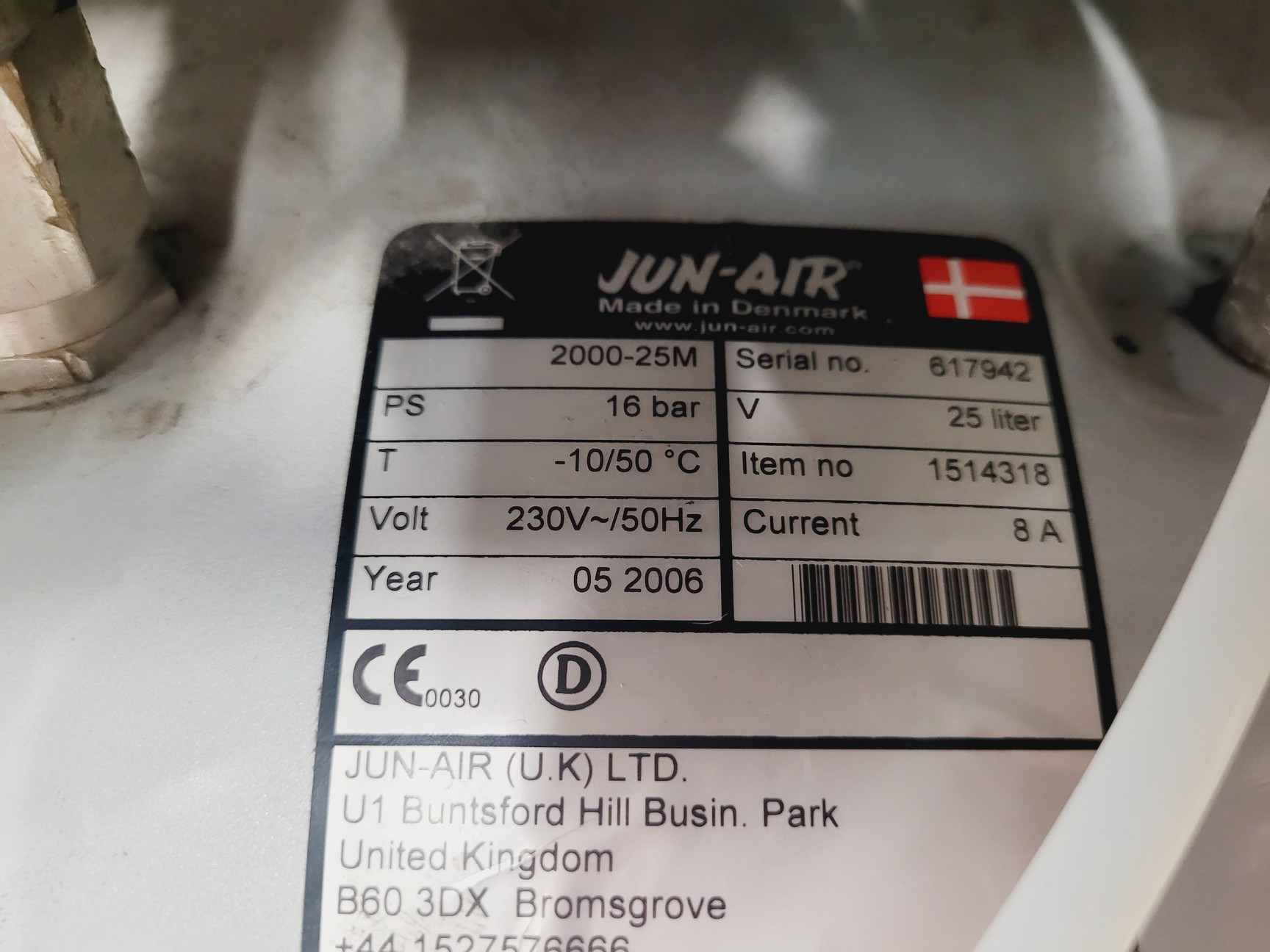 Image of Jun-Air No Oil Air Compressor 2000-25M Cabinet Unit Low Noise Lab