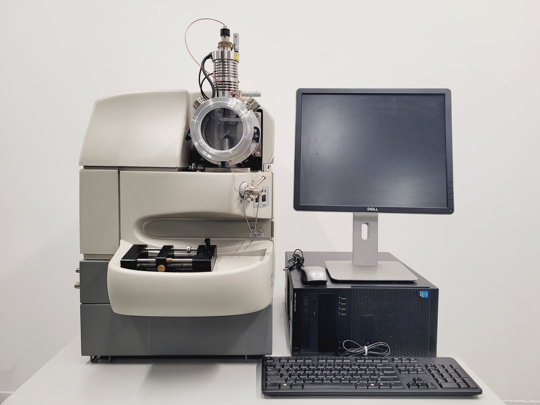 Image of Applied Biosystems MDS Sciex 3200 Q Trap LC/MS/MS System With PC