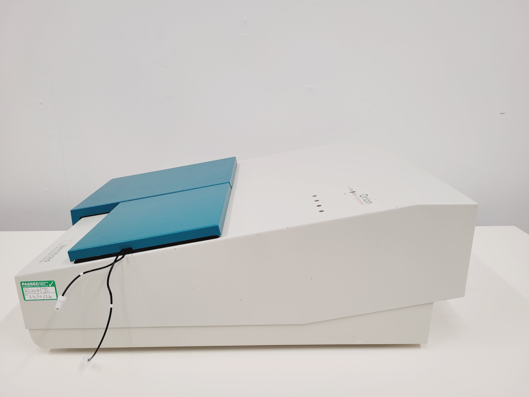 Image of Berthold Detection MPL2 Orion Microplate Luminometer, Injector & Software