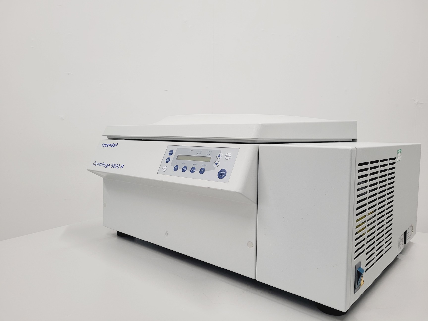 Image of Eppendorf 5810R Refrigerated Centrifuge with Eppendorf F-34-6-38 Rotor