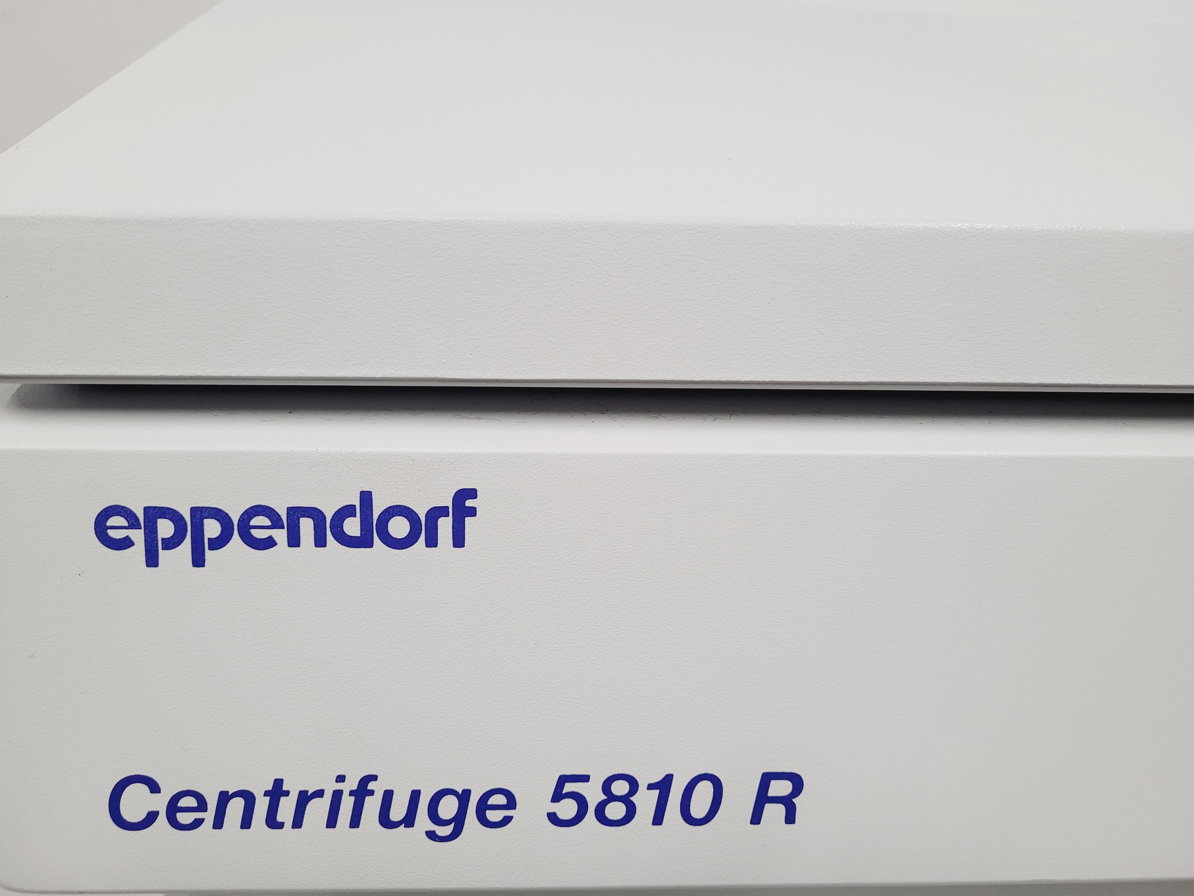 Image of Eppendorf 5810R Refrigerated Centrifuge with Eppendorf F-34-6-38 Rotor