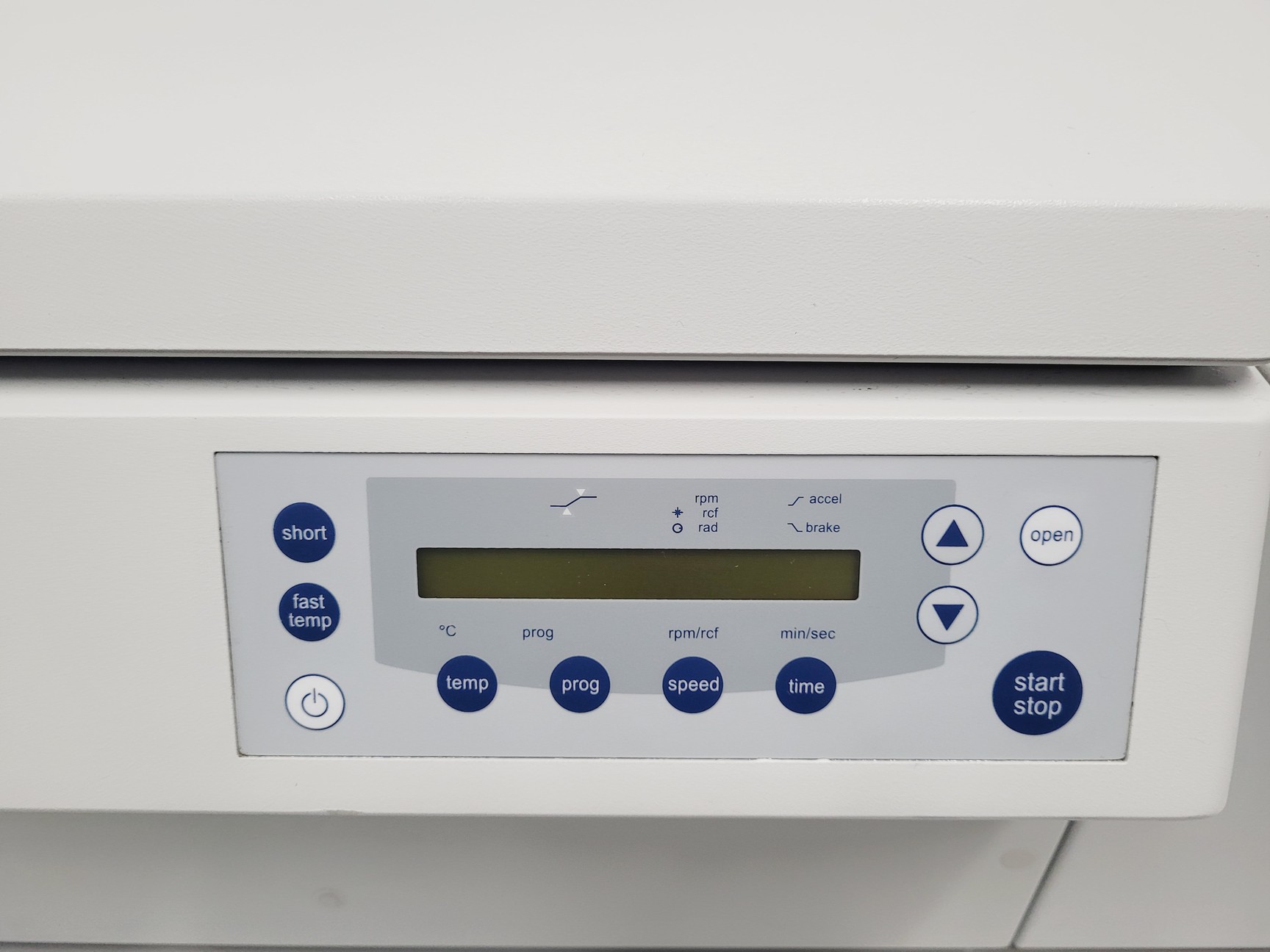 Image of Eppendorf 5810R Refrigerated Centrifuge with Eppendorf F-34-6-38 Rotor