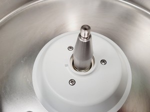 Thumbnail image of Eppendorf 5810R Refrigerated Centrifuge with Eppendorf F-34-6-38 Rotor