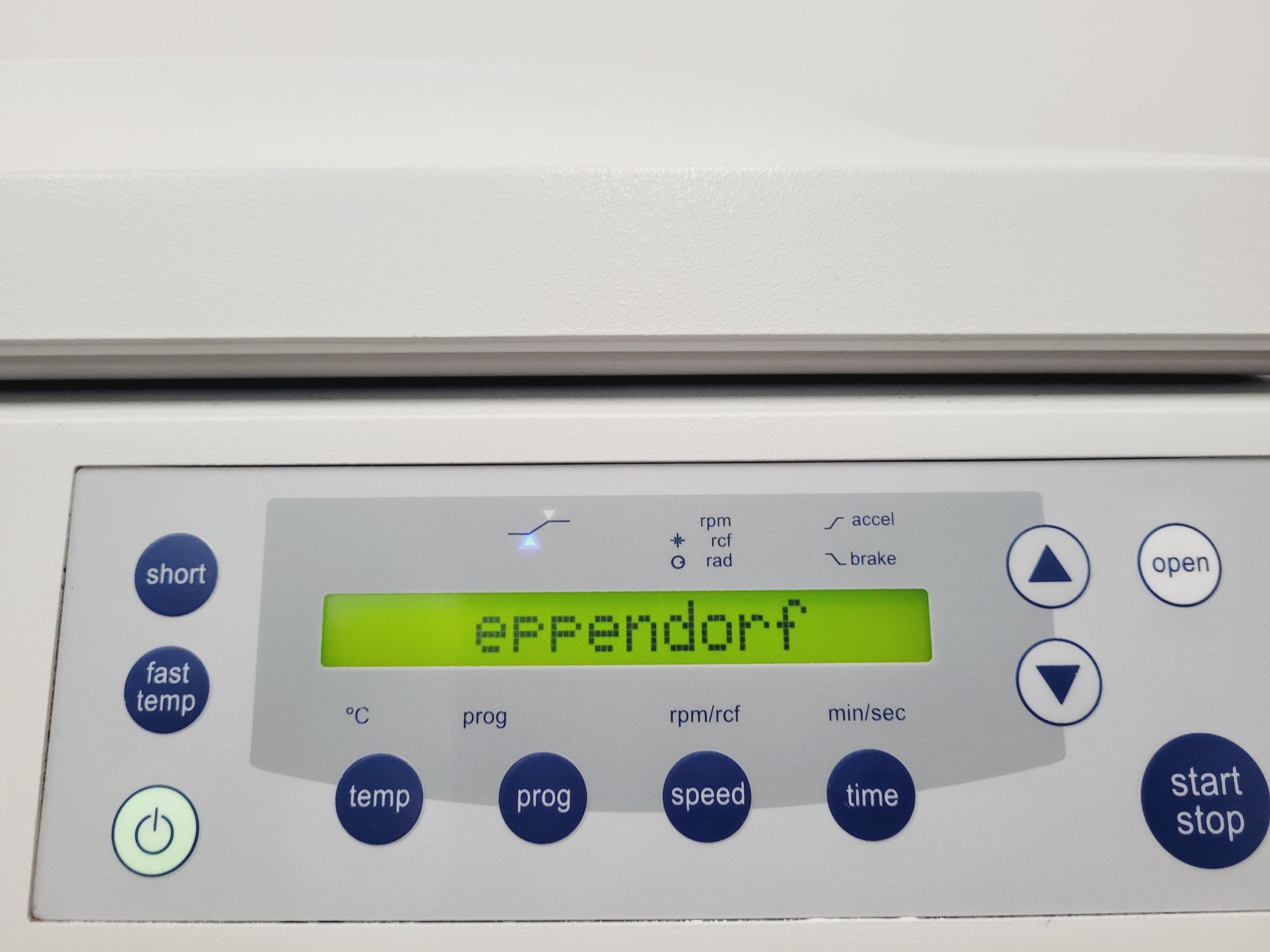 Image of Eppendorf 5810R Refrigerated Centrifuge with Eppendorf F-34-6-38 Rotor