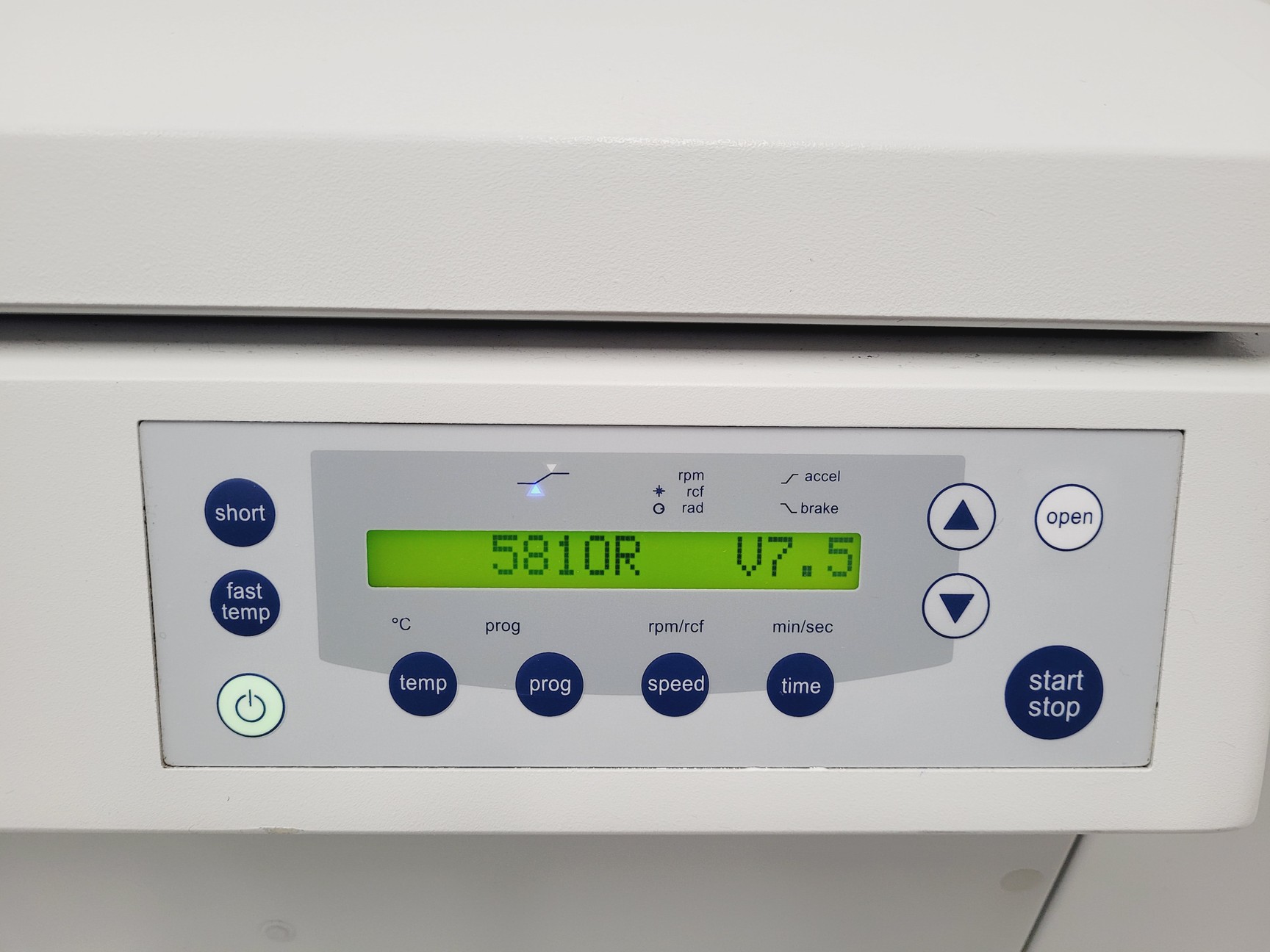 Image of Eppendorf 5810R Refrigerated Centrifuge with Eppendorf F-34-6-38 Rotor