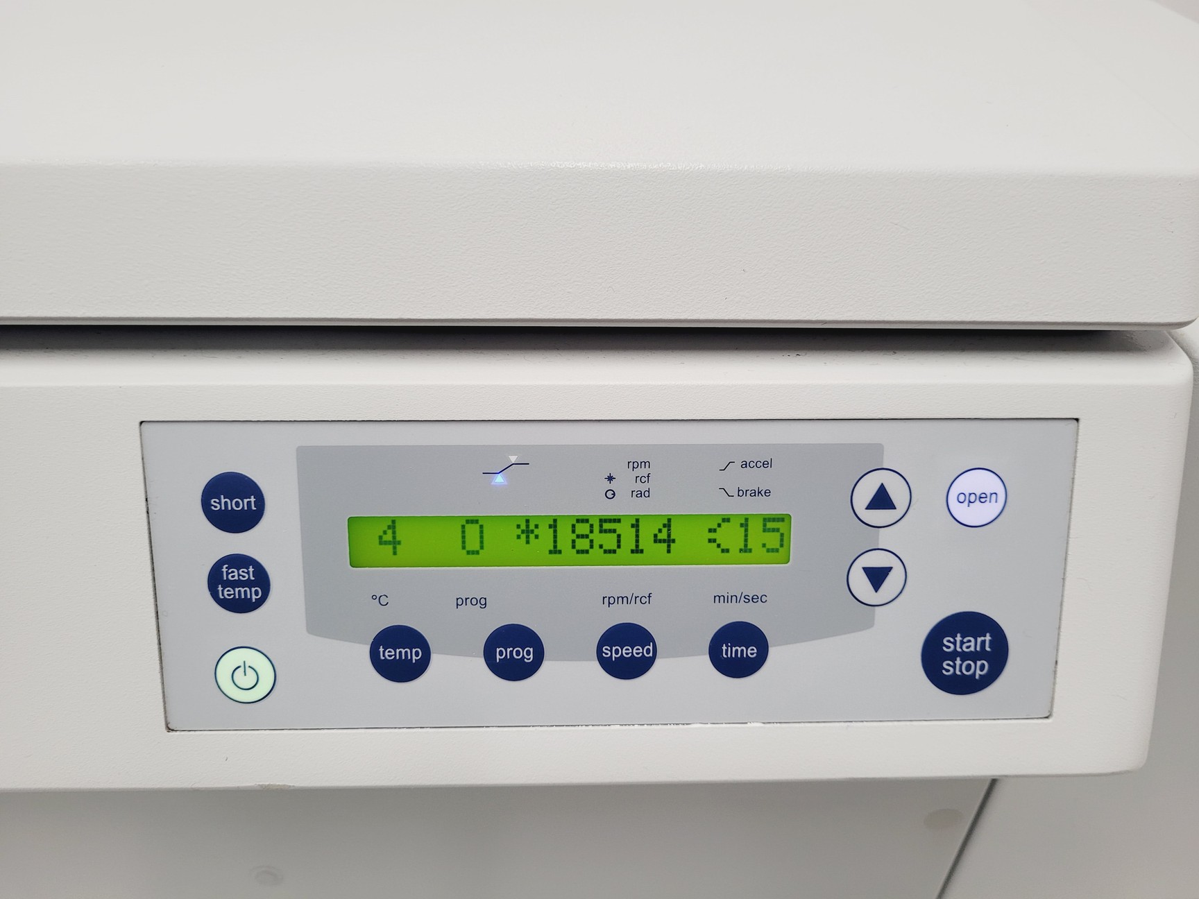 Image of Eppendorf 5810R Refrigerated Centrifuge with Eppendorf F-34-6-38 Rotor