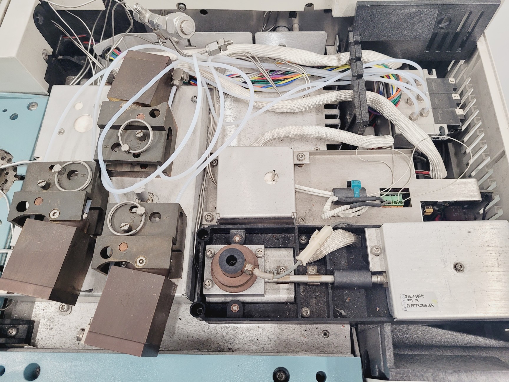 Image of Agilent 6890 Series Plus GC (G1530A) Gas Chromatograph Lab Spares/Repairs