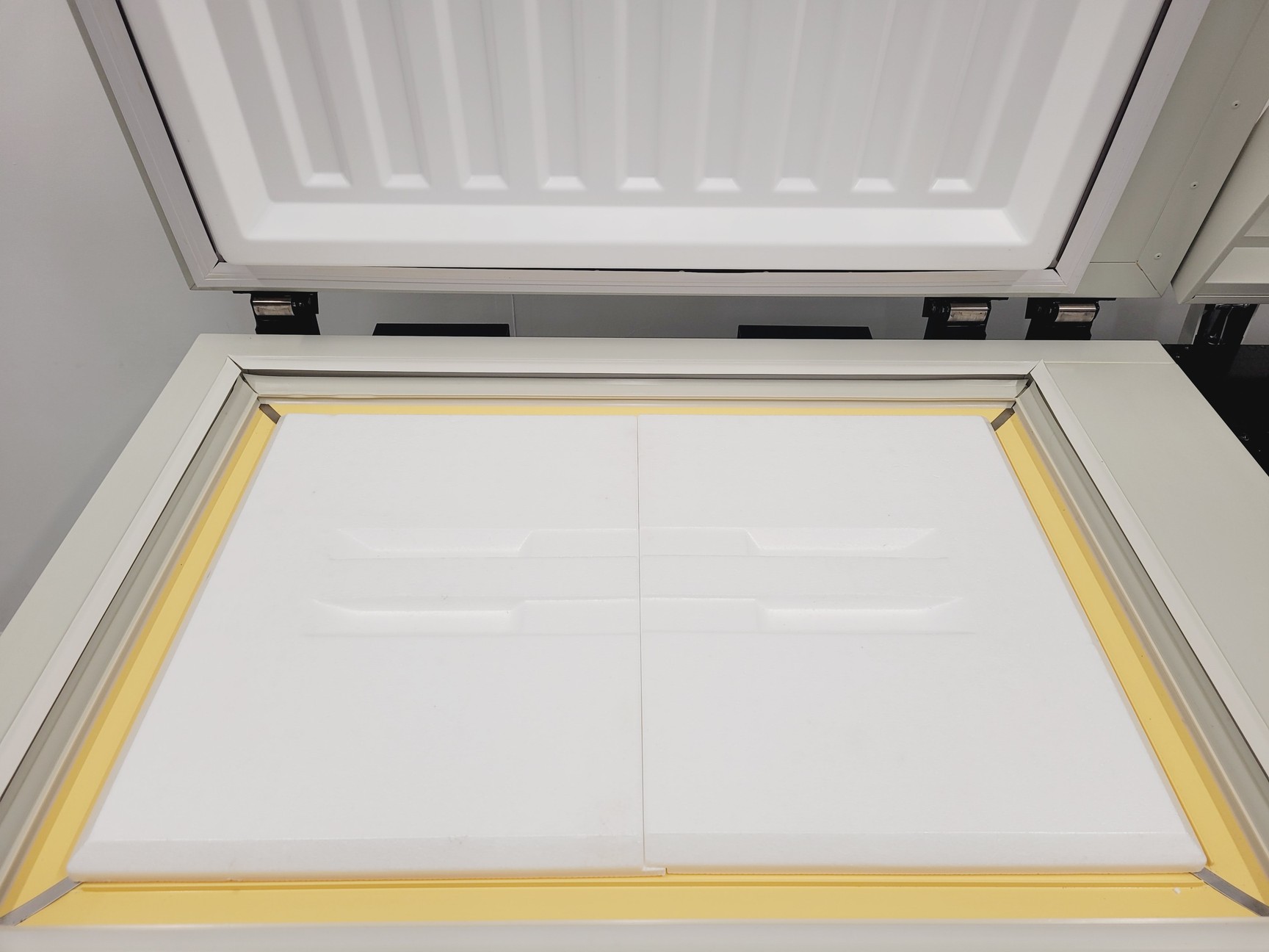 Image of Sanyo Ultra Low Temperature -150˚ Lab Freezer MDF-C2156VAN VIP Series Plus