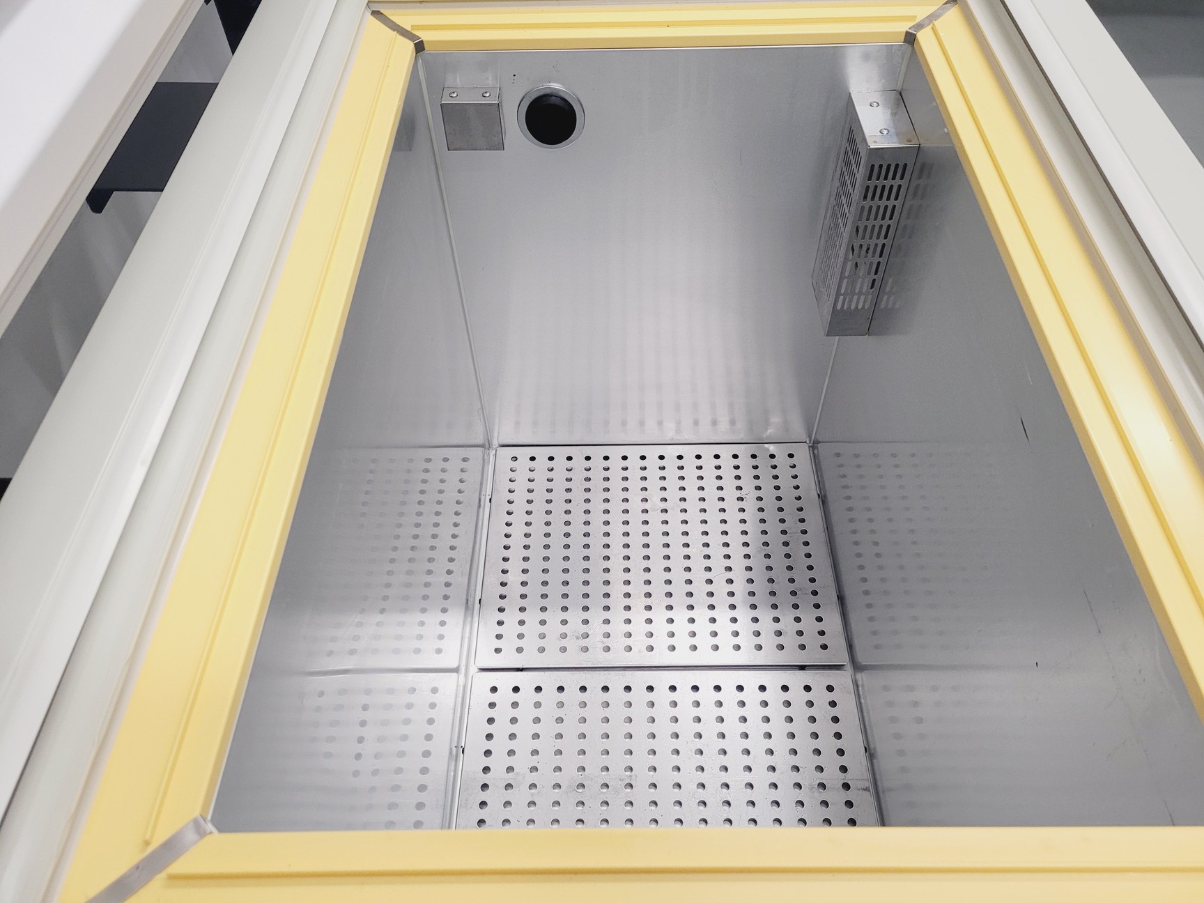 Image of Sanyo Ultra Low Temperature -150˚ Lab Freezer MDF-C2156VAN VIP Series Plus