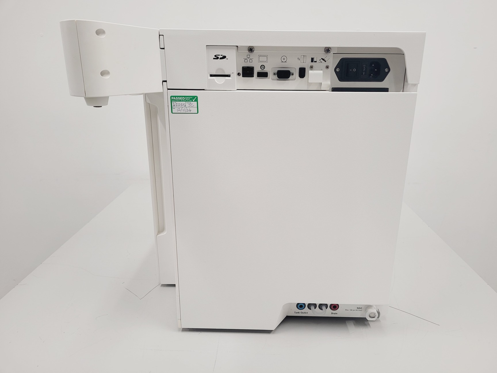 Image of Sartorius Arium Comfort 1 Water Purification System Model H20-1-2-TOC-T