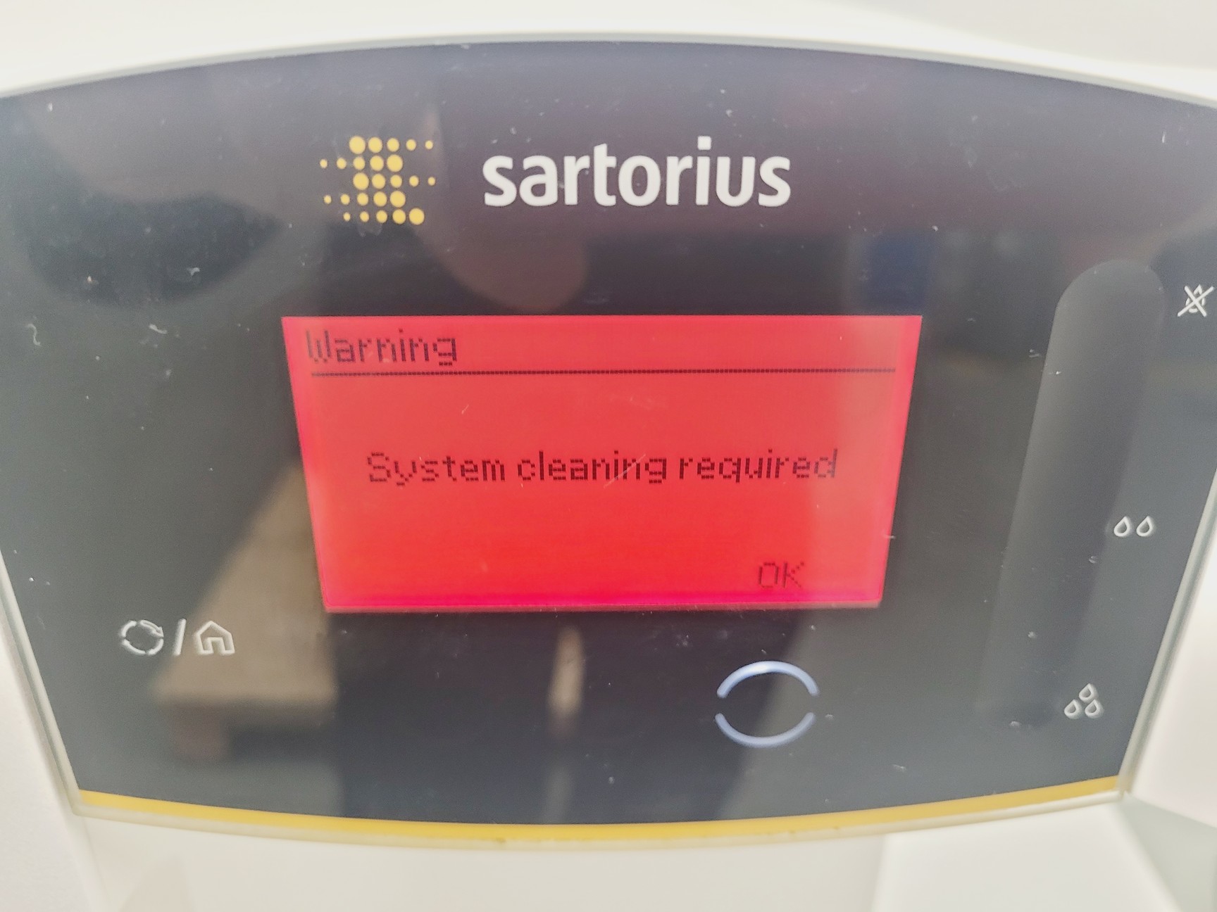 Image of Sartorius Arium Comfort 1 Water Purification System Model H20-1-2-TOC-T