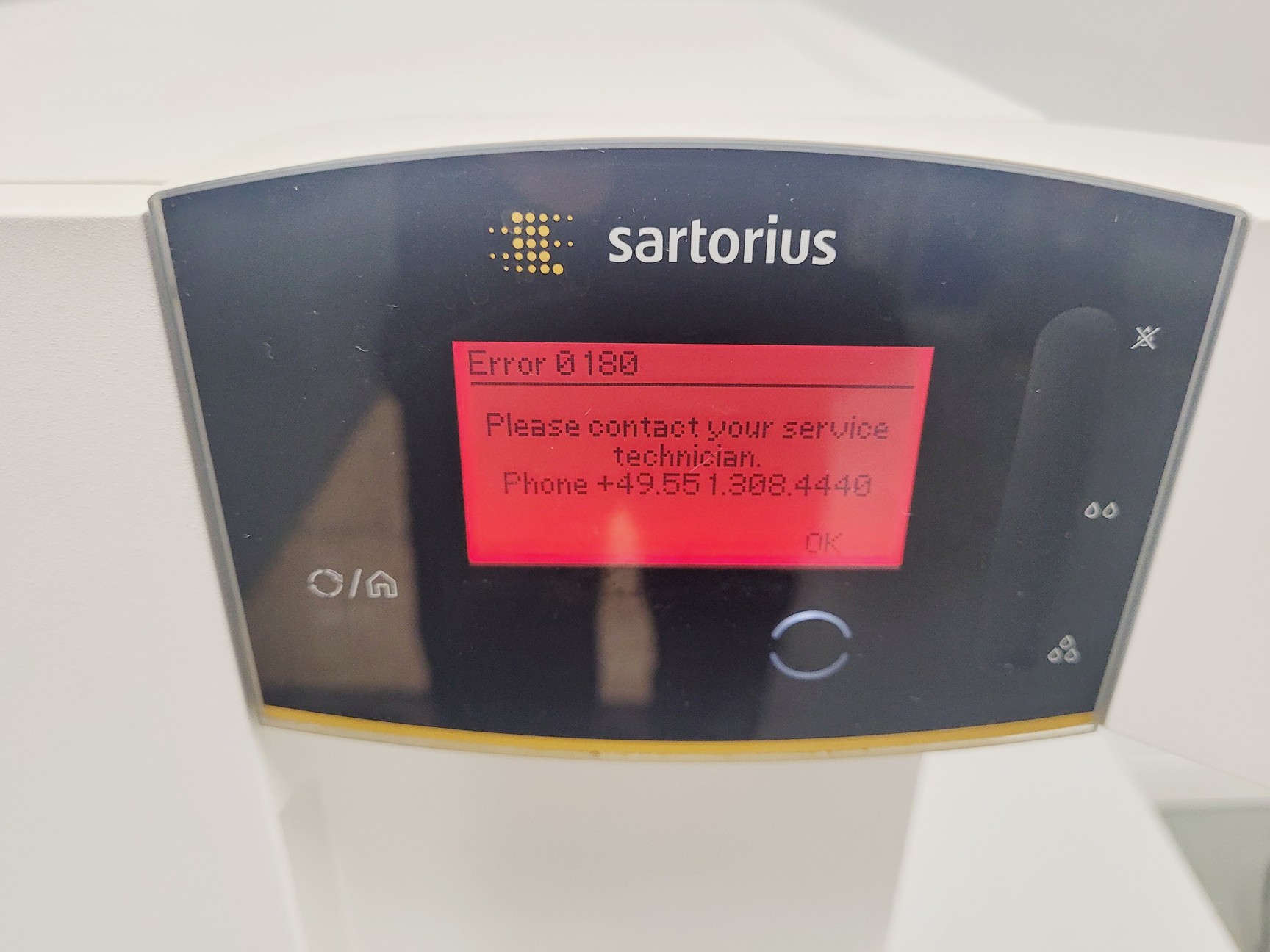 Image of Sartorius Arium Comfort 1 Water Purification System Model H20-1-2-TOC-T