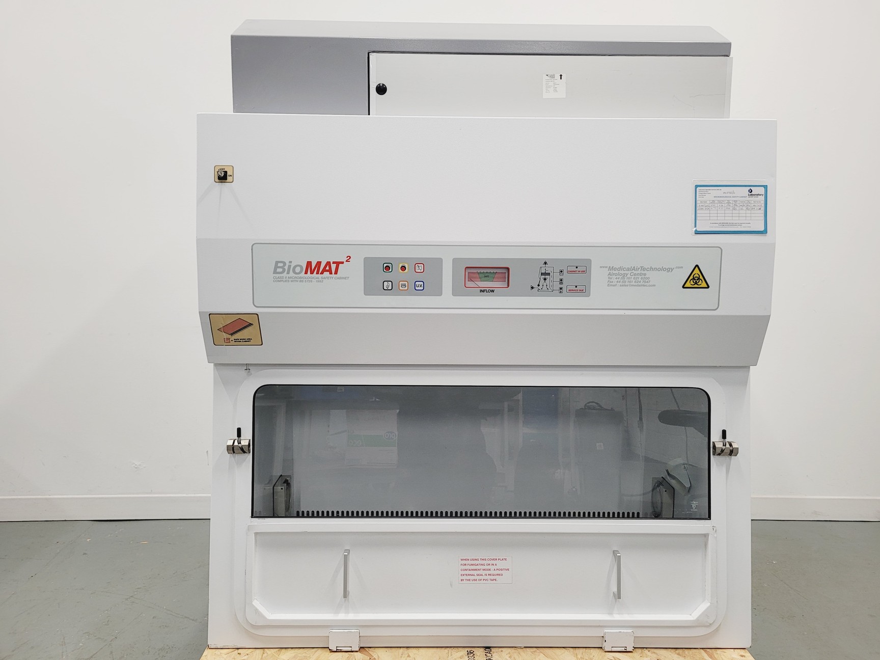 Image of BioMat 2 EXH Class ll Microbiological Safety Cabinet w/ Ducted Exhaust Faulty