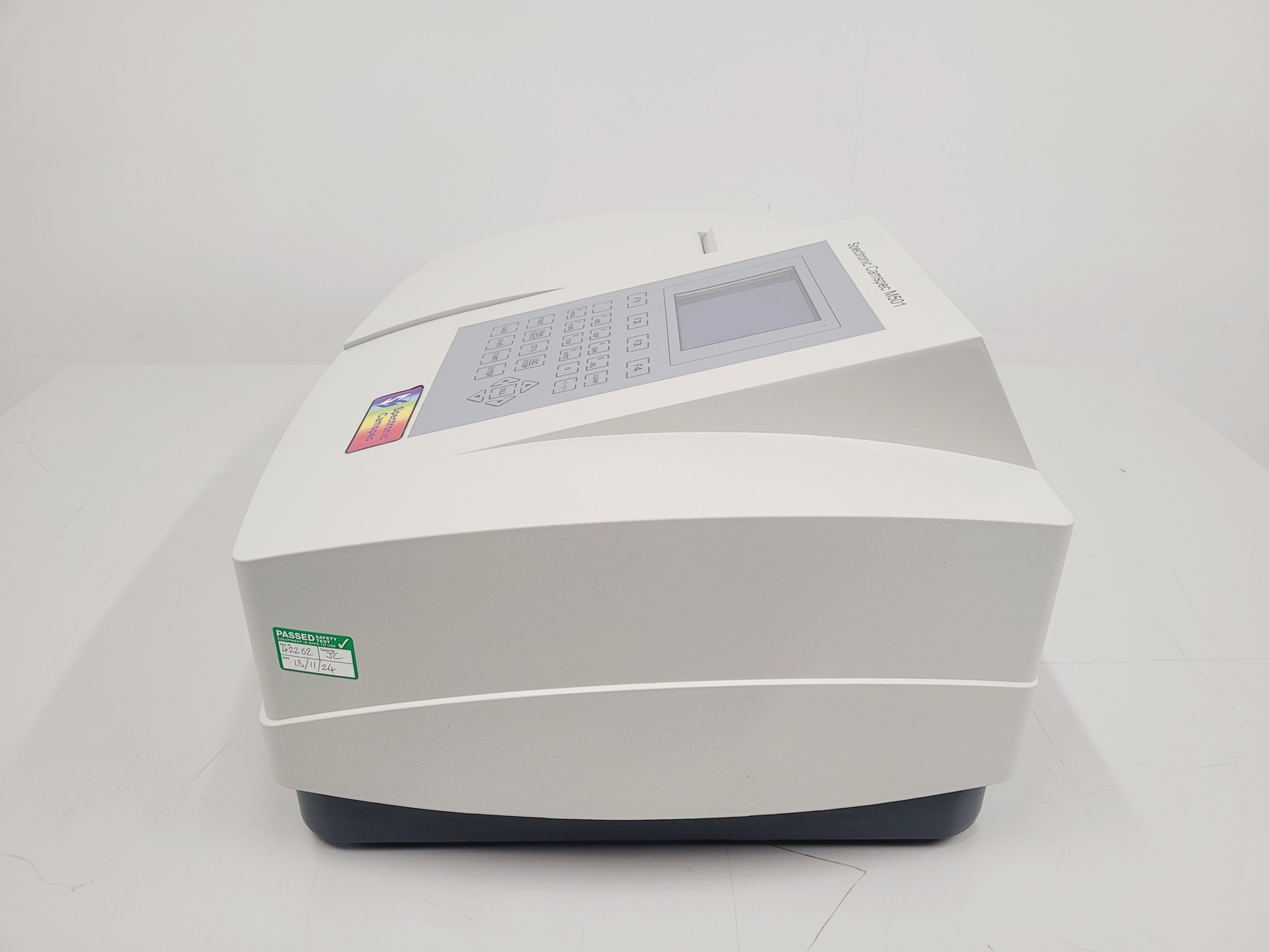 Image of Spectronic Camspec M501 UV-VIS Spectrophotometer Lab