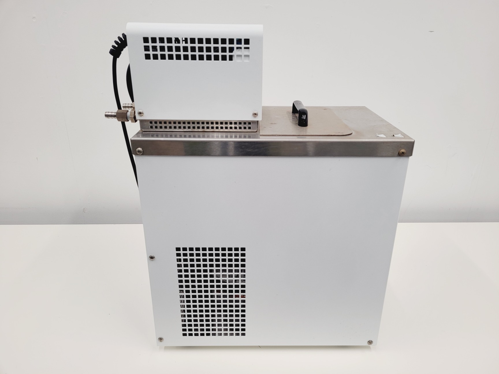 Image of Fisher Scientific Isotemp No. 3016S Recirculating Water Chiller and Heating Unit