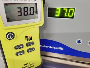 Thumbnail image of Fisher Scientific Isotemp 3016S Recirculating Water Chiller & Heating Unit