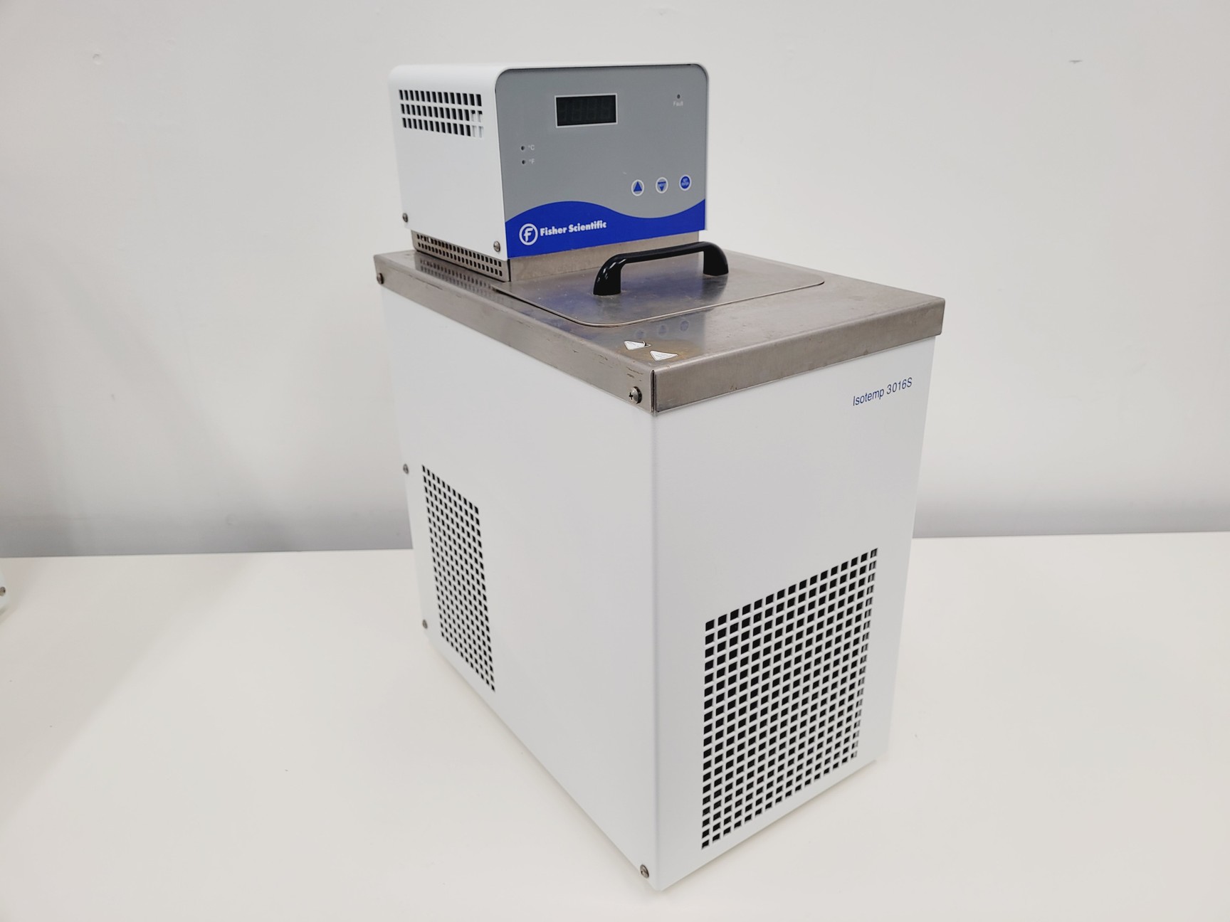 Image of Fisher Scientific Isotemp Model 3016S Recirculating Water Chiller & Heating Unit