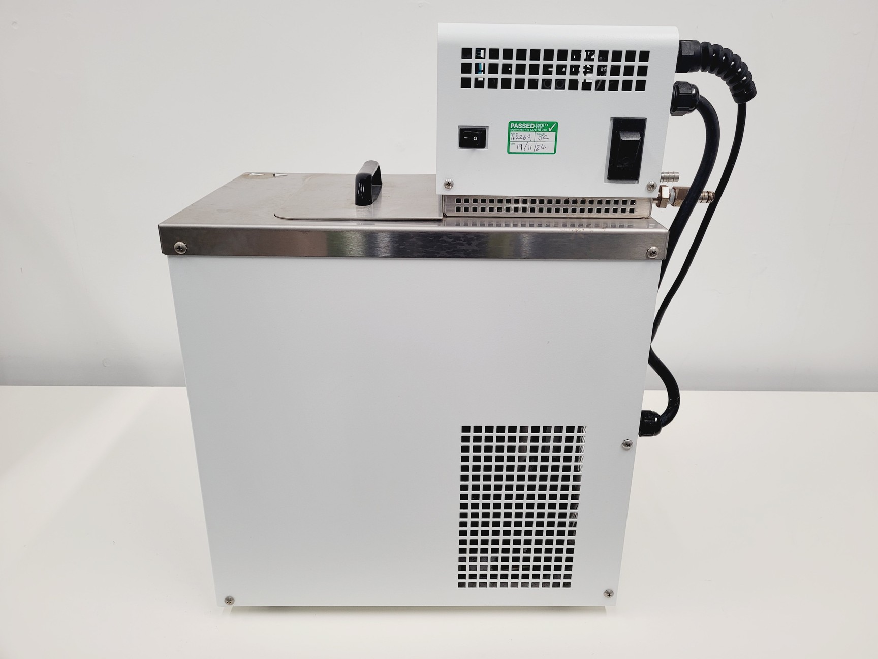 Image of Fisher Scientific Isotemp Model 3016S Recirculating Water Chiller & Heating Unit